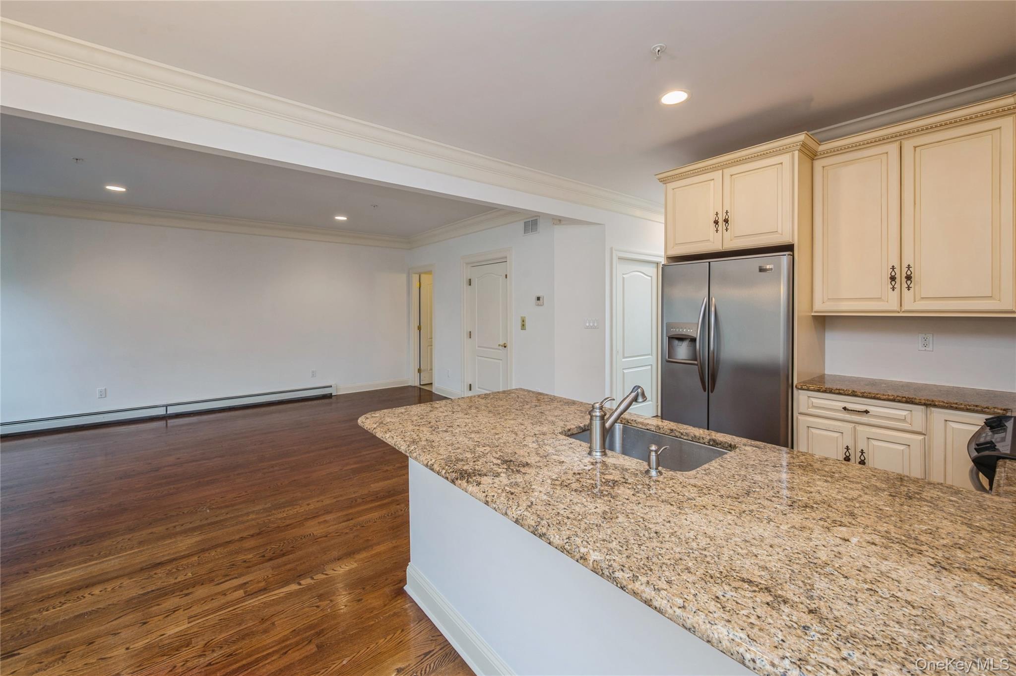 Condo Meadow  Suffolk County, NY 11769, MLS-949748-11