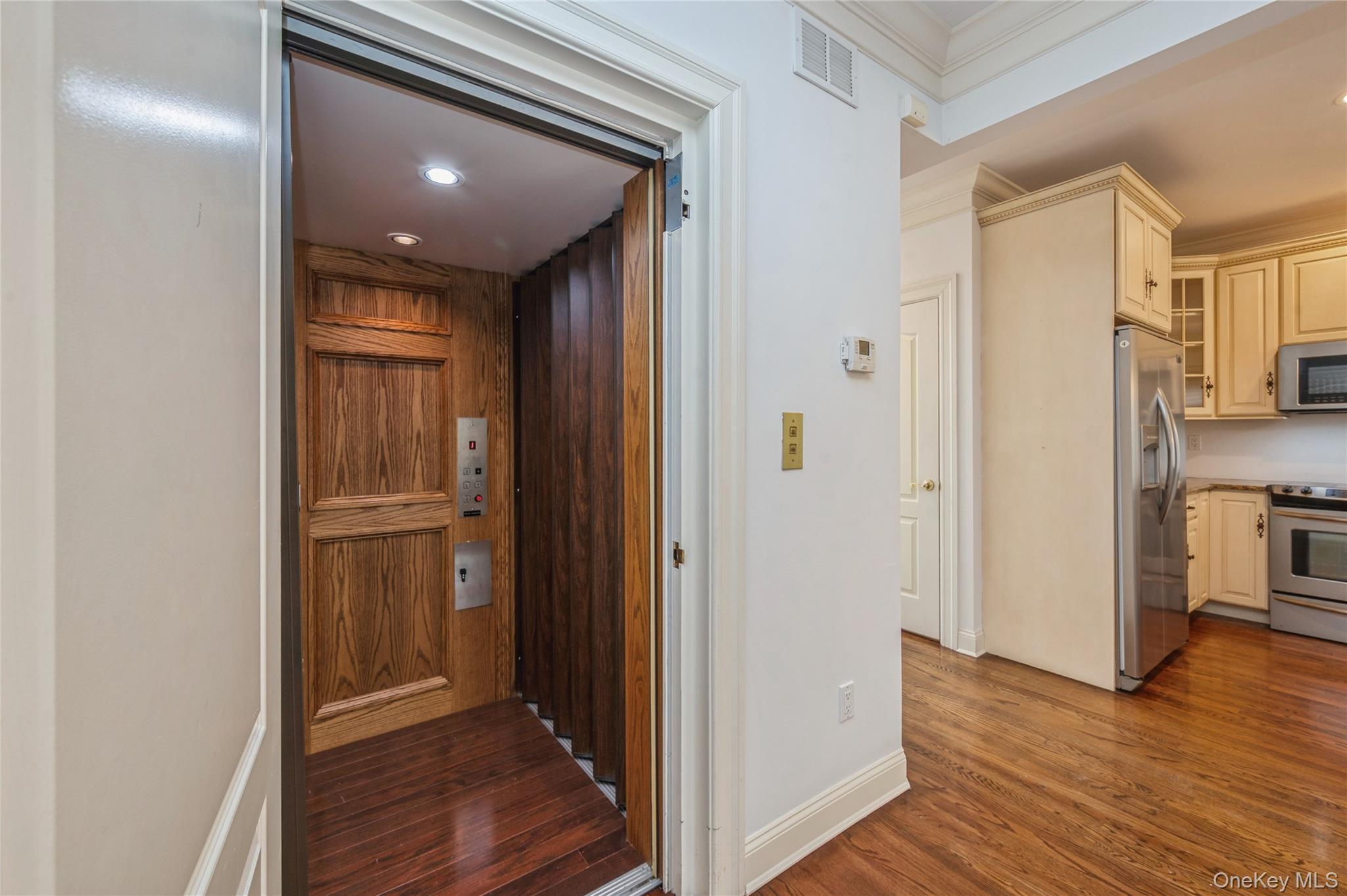 Condo Meadow  Suffolk County, NY 11769, MLS-949748-13