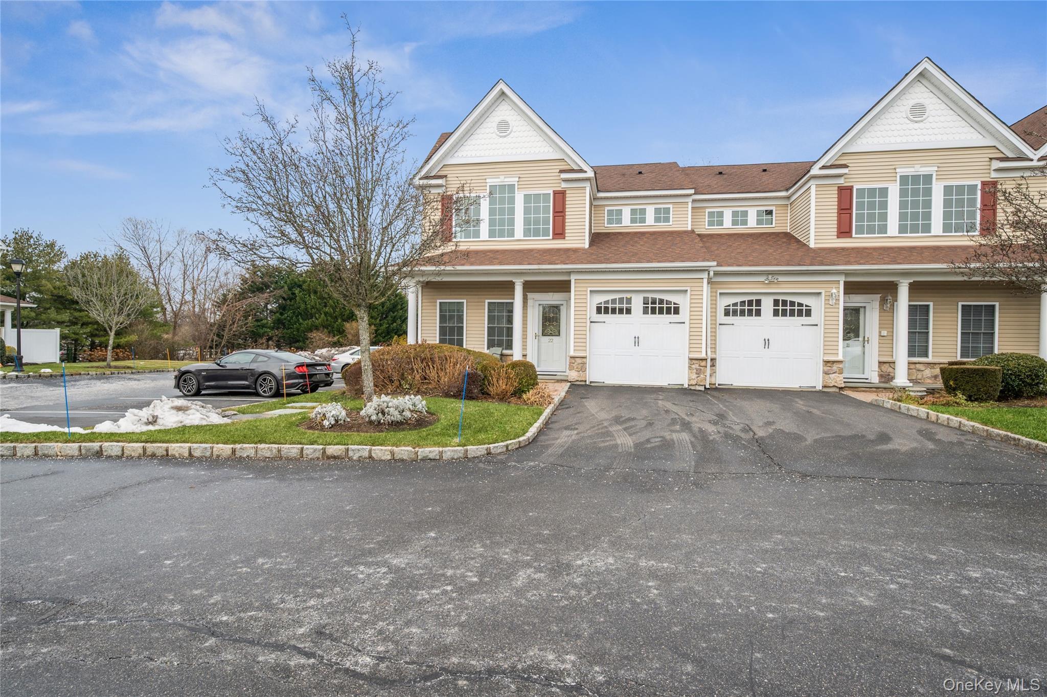 Condo Meadow  Suffolk County, NY 11769, MLS-949748-2
