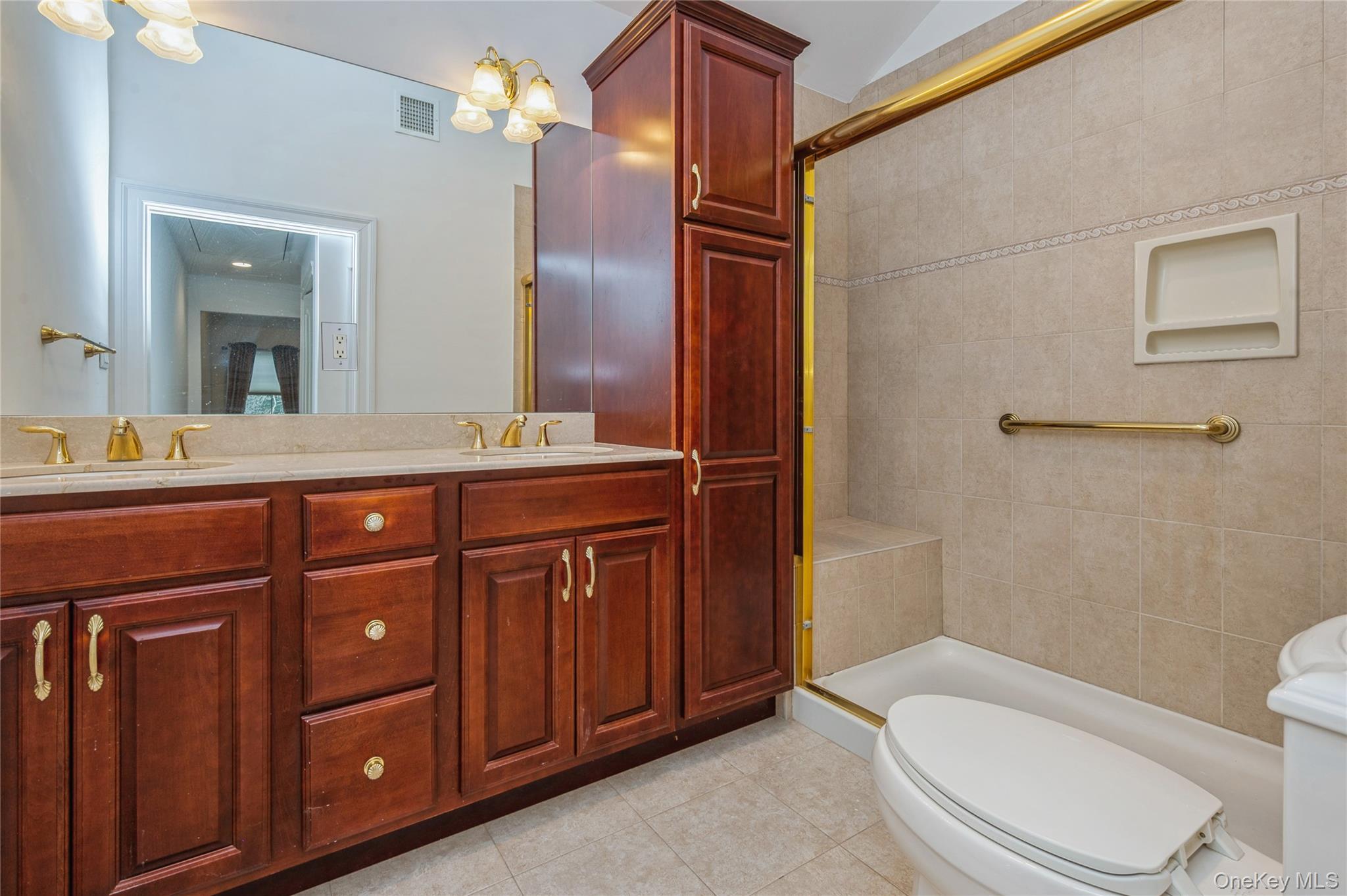 Condo Meadow  Suffolk County, NY 11769, MLS-949748-28