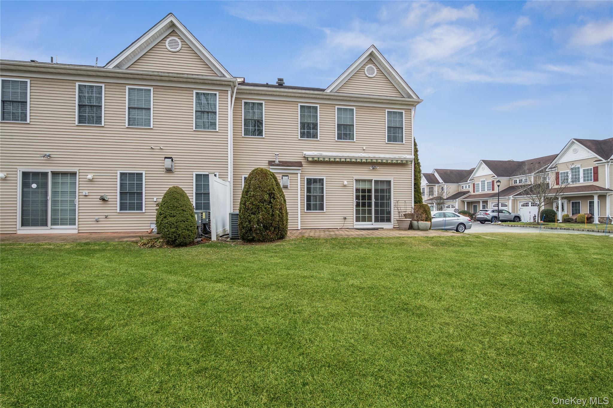 Condo Meadow  Suffolk County, NY 11769, MLS-949748-32