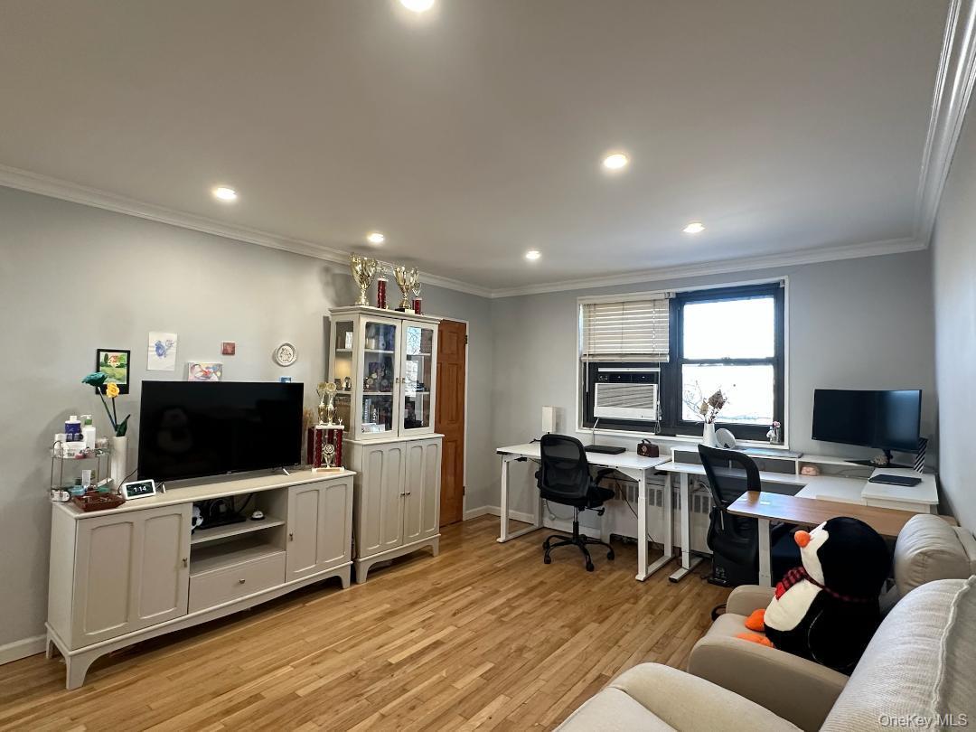 Coop Cross Island Parkway Queens, NY 11357, MLS-949772-9