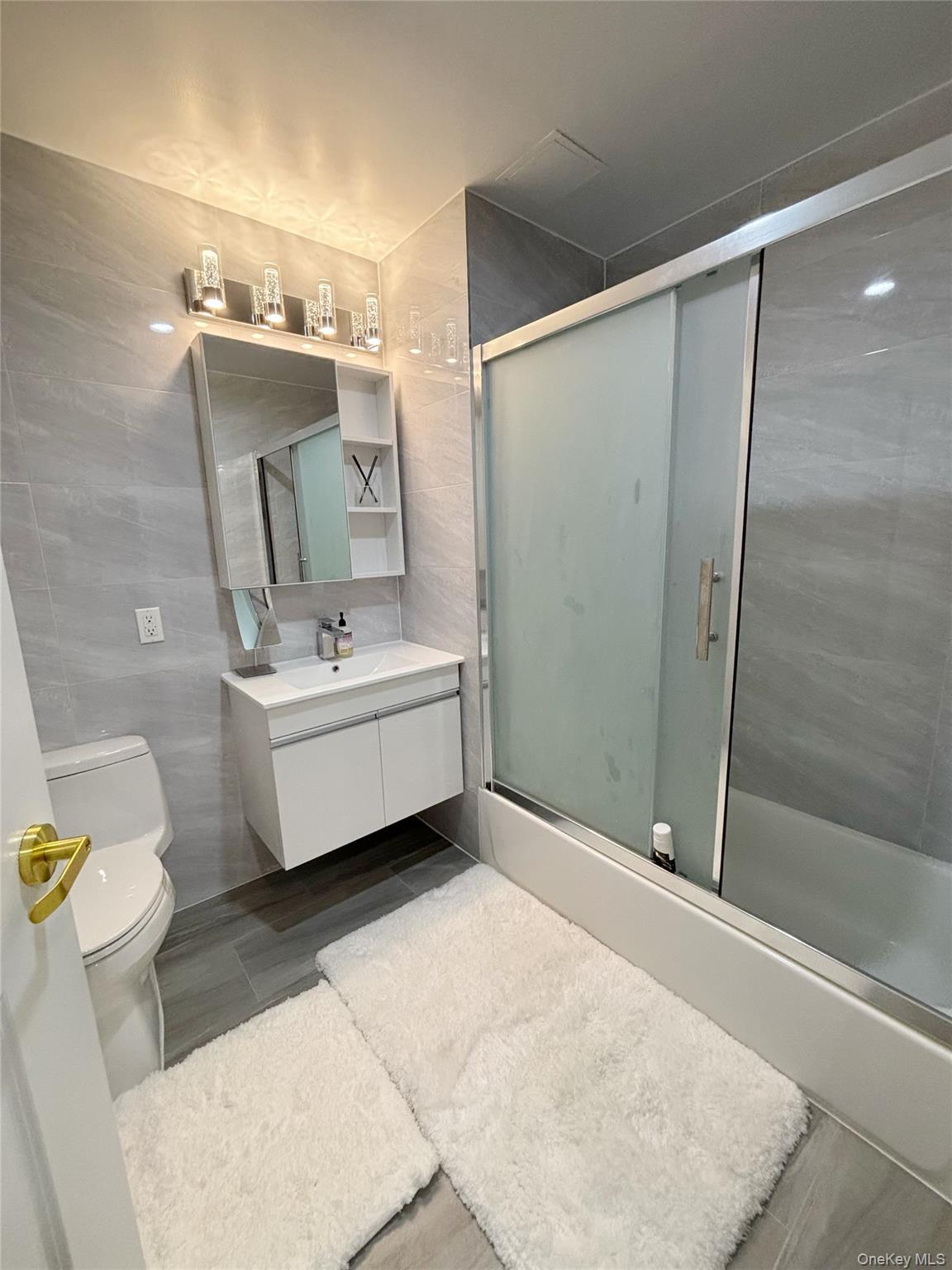 Condo Queens  Queens, NY 11377, MLS-949779-12