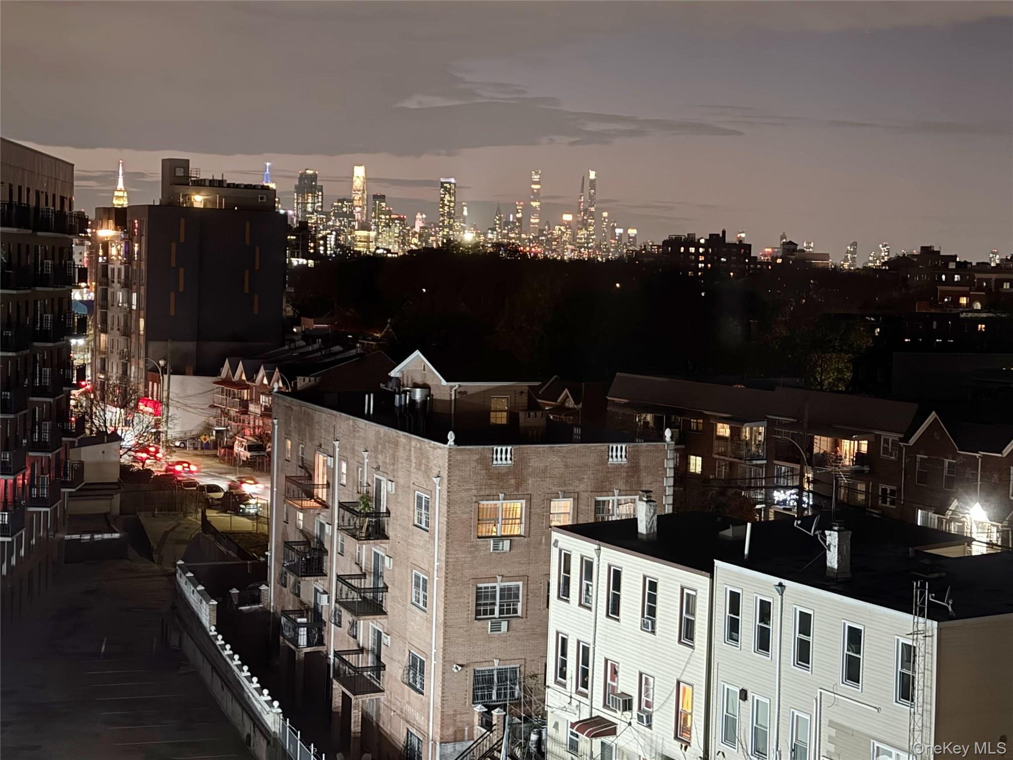 Condo Queens  Queens, NY 11377, MLS-949779-16