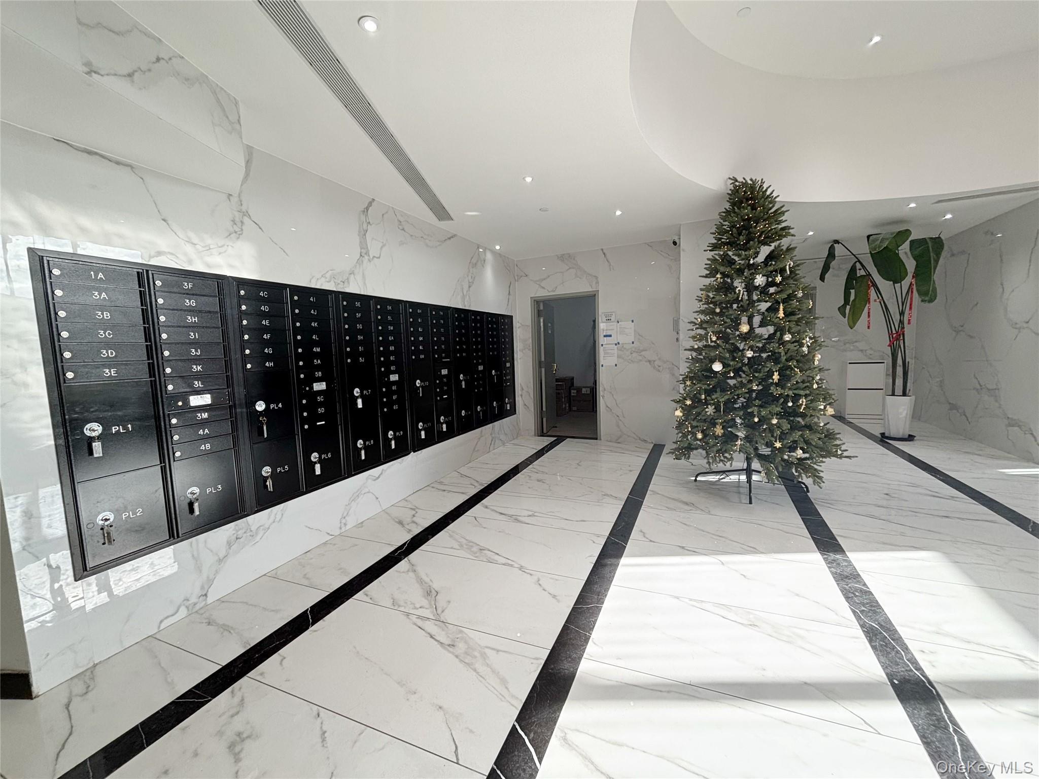 Condo Queens  Queens, NY 11377, MLS-949779-3