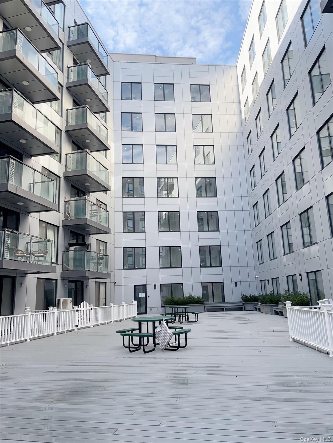 Condo Queens  Queens, NY 11377, MLS-949779-4