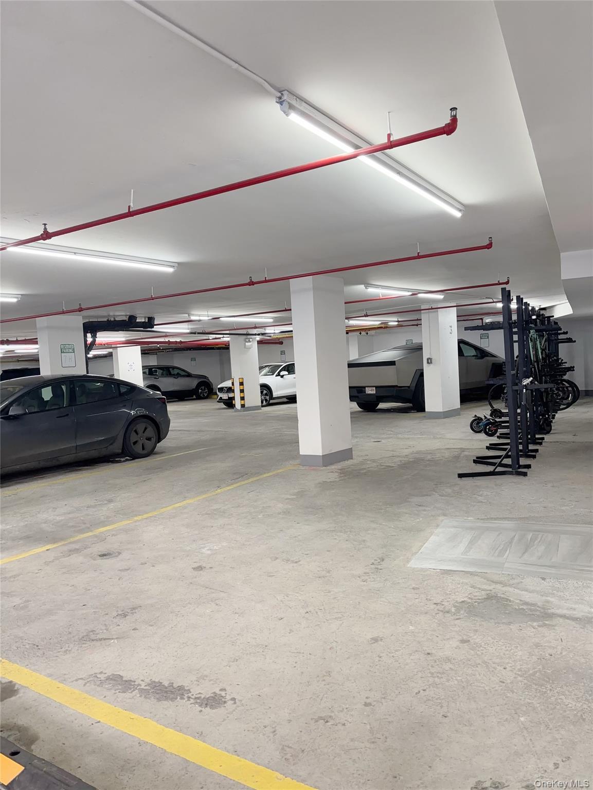 Condo Queens  Queens, NY 11377, MLS-949779-6