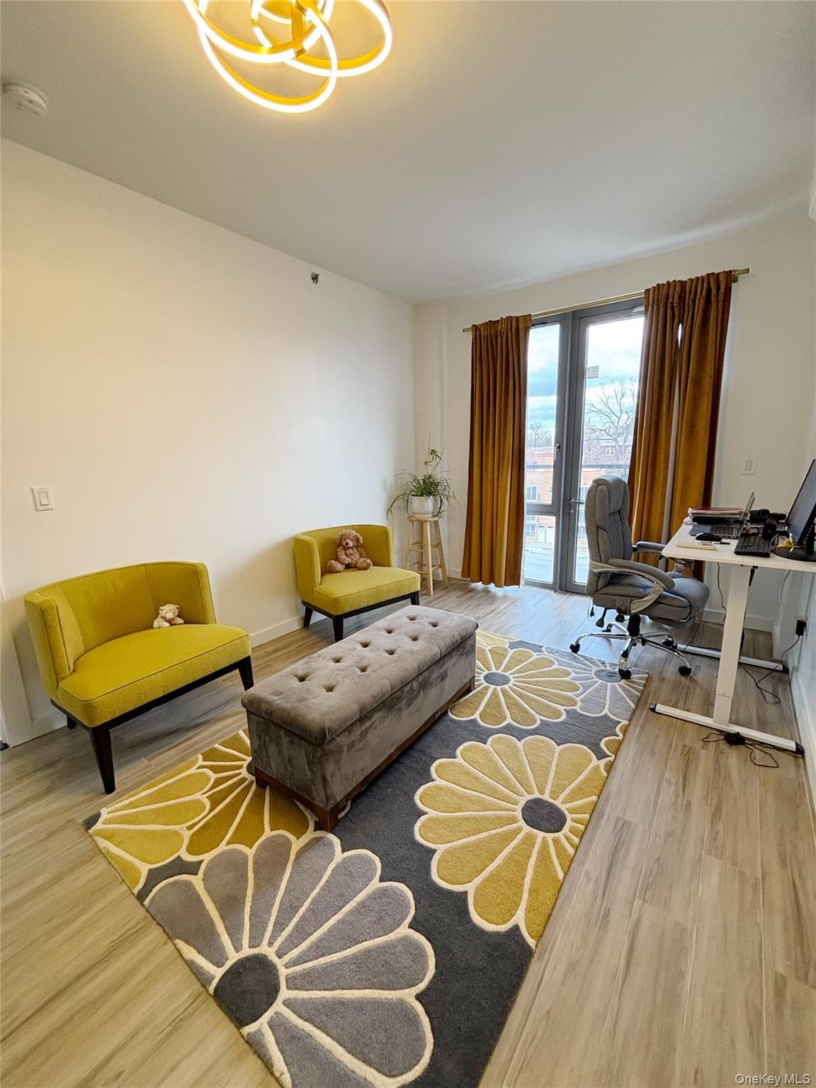 Condo Queens  Queens, NY 11377, MLS-949779-7