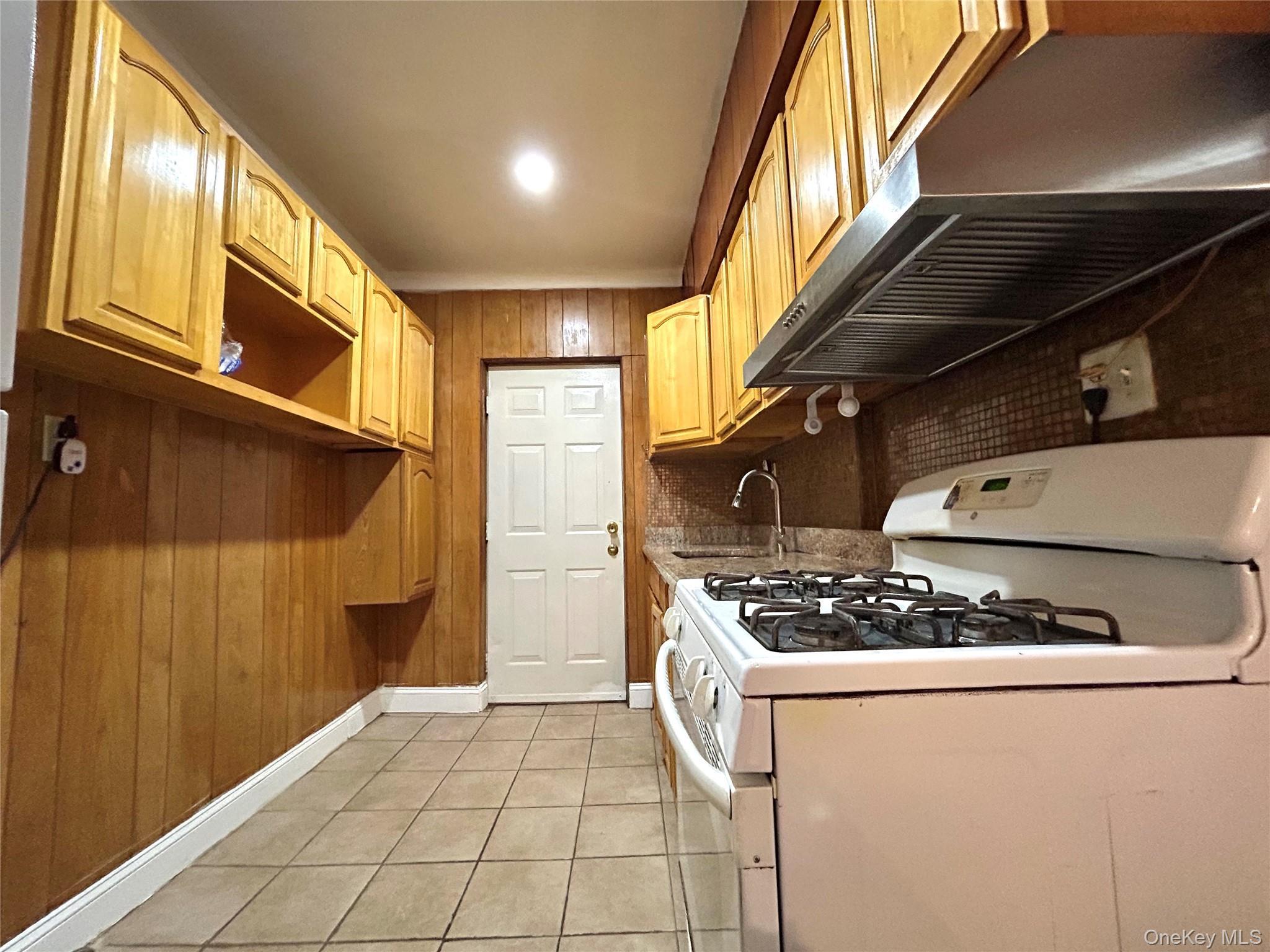 Single Family 82nd  Queens, NY 11370, MLS-949821-17