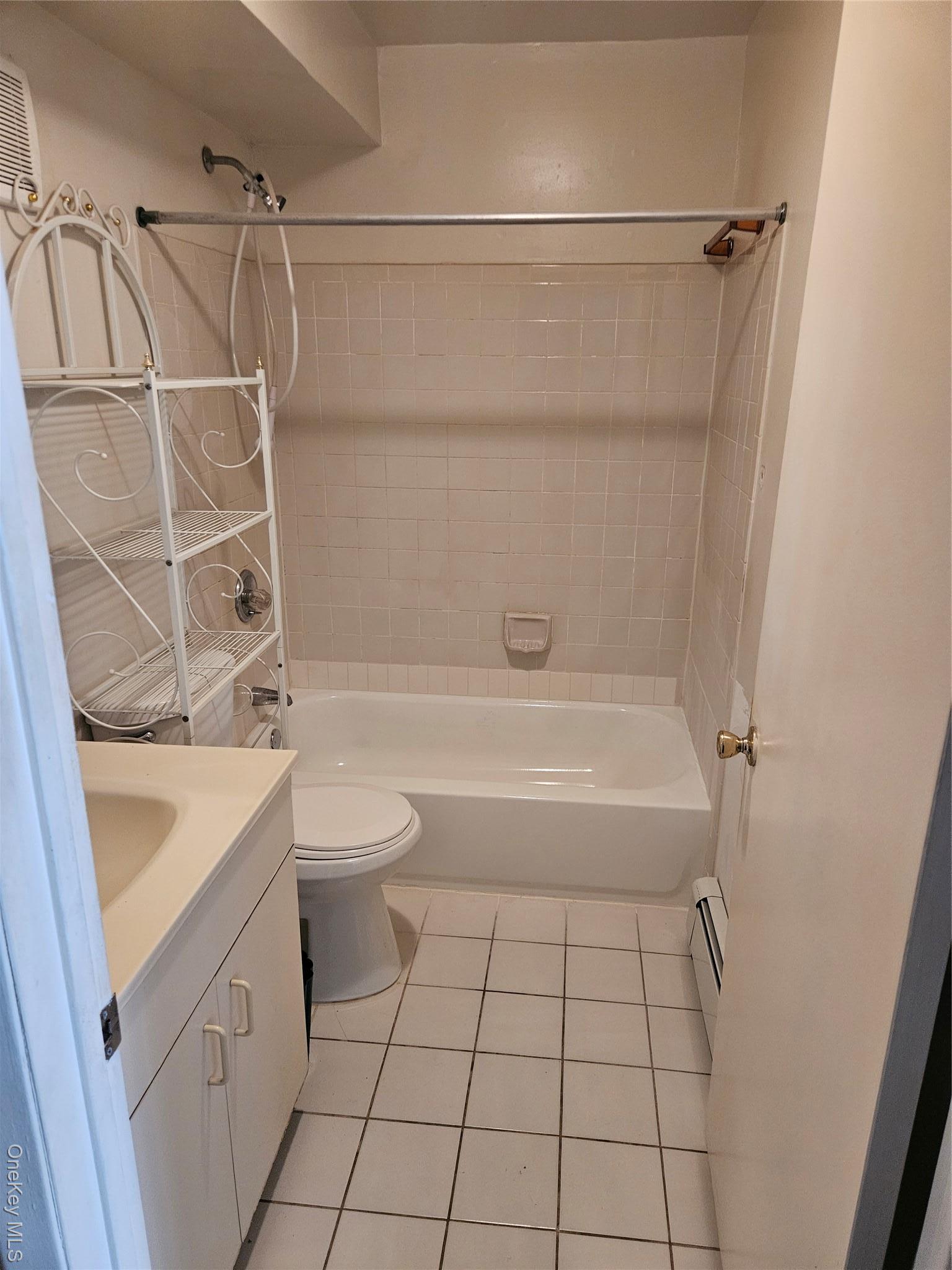 Single Family Guy R Brewer Queens, NY 11434, MLS-949833-22