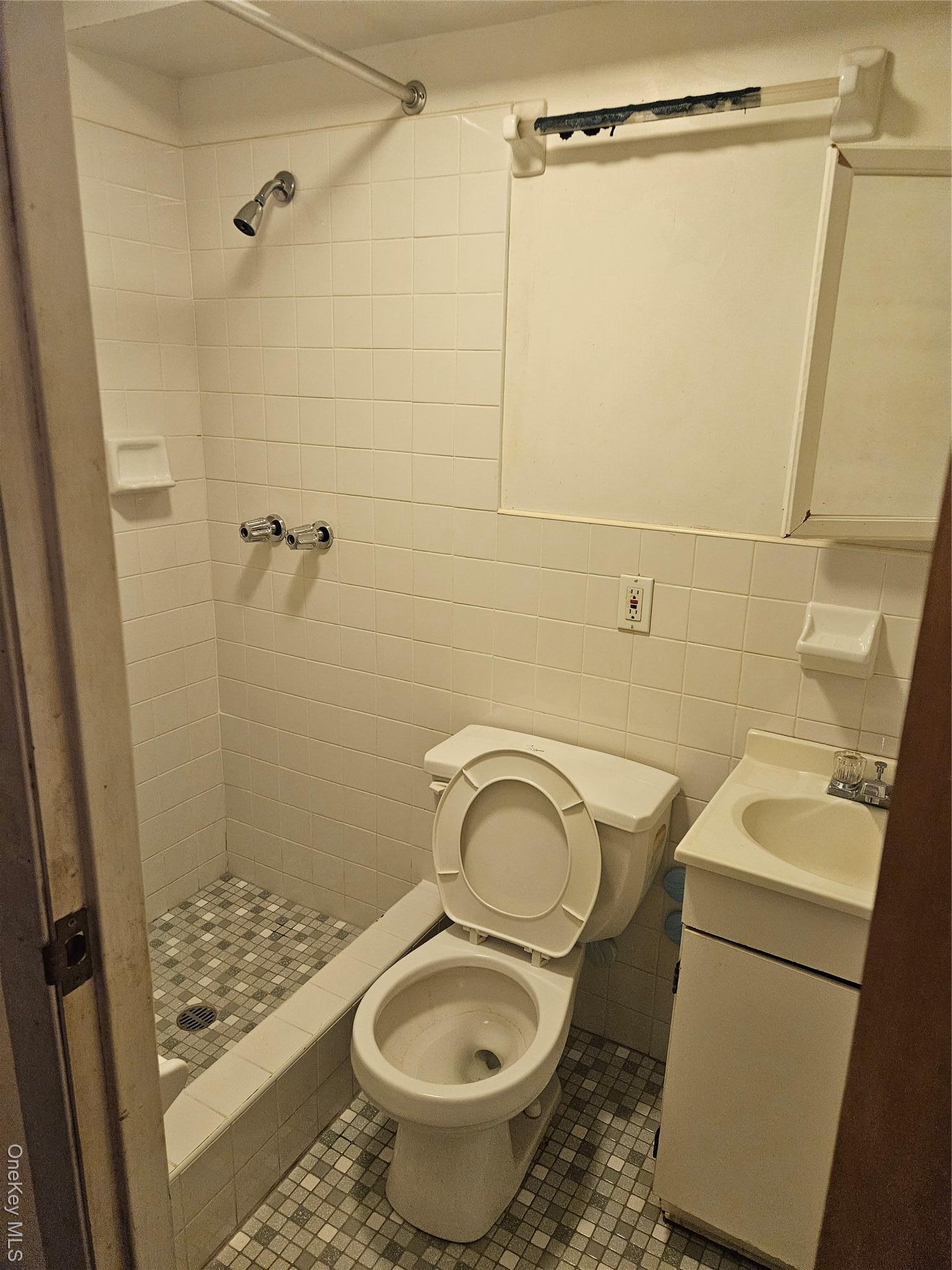 Single Family Guy R Brewer Queens, NY 11434, MLS-949833-39