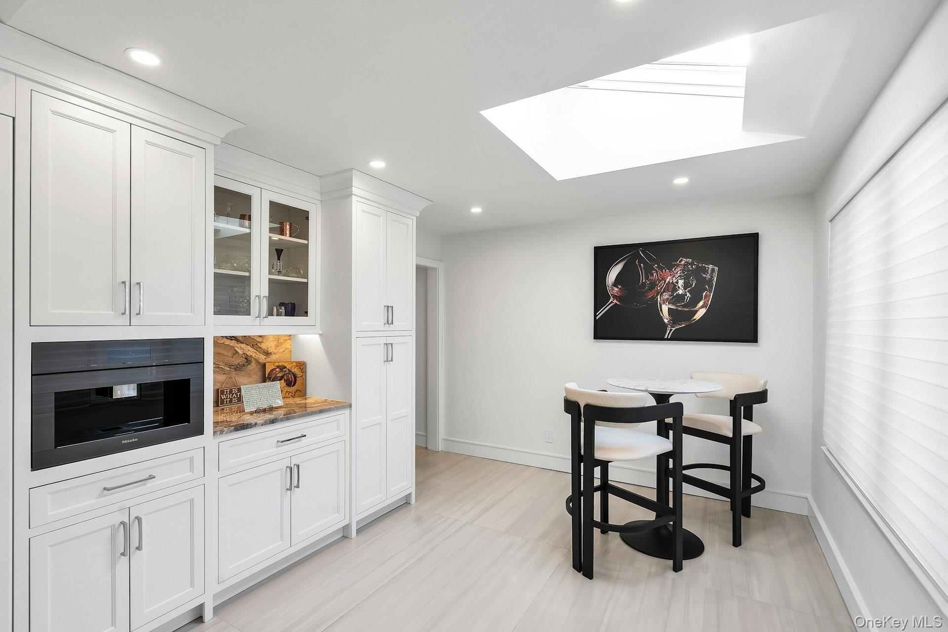 Condo Aerie  Nassau County, NY 11030, MLS-949841-10