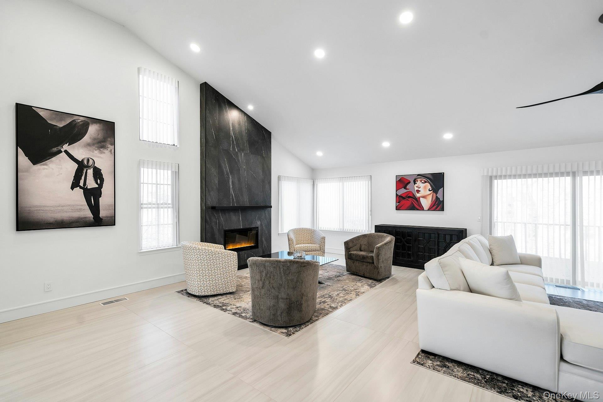 Condo Aerie  Nassau County, NY 11030, MLS-949841-19