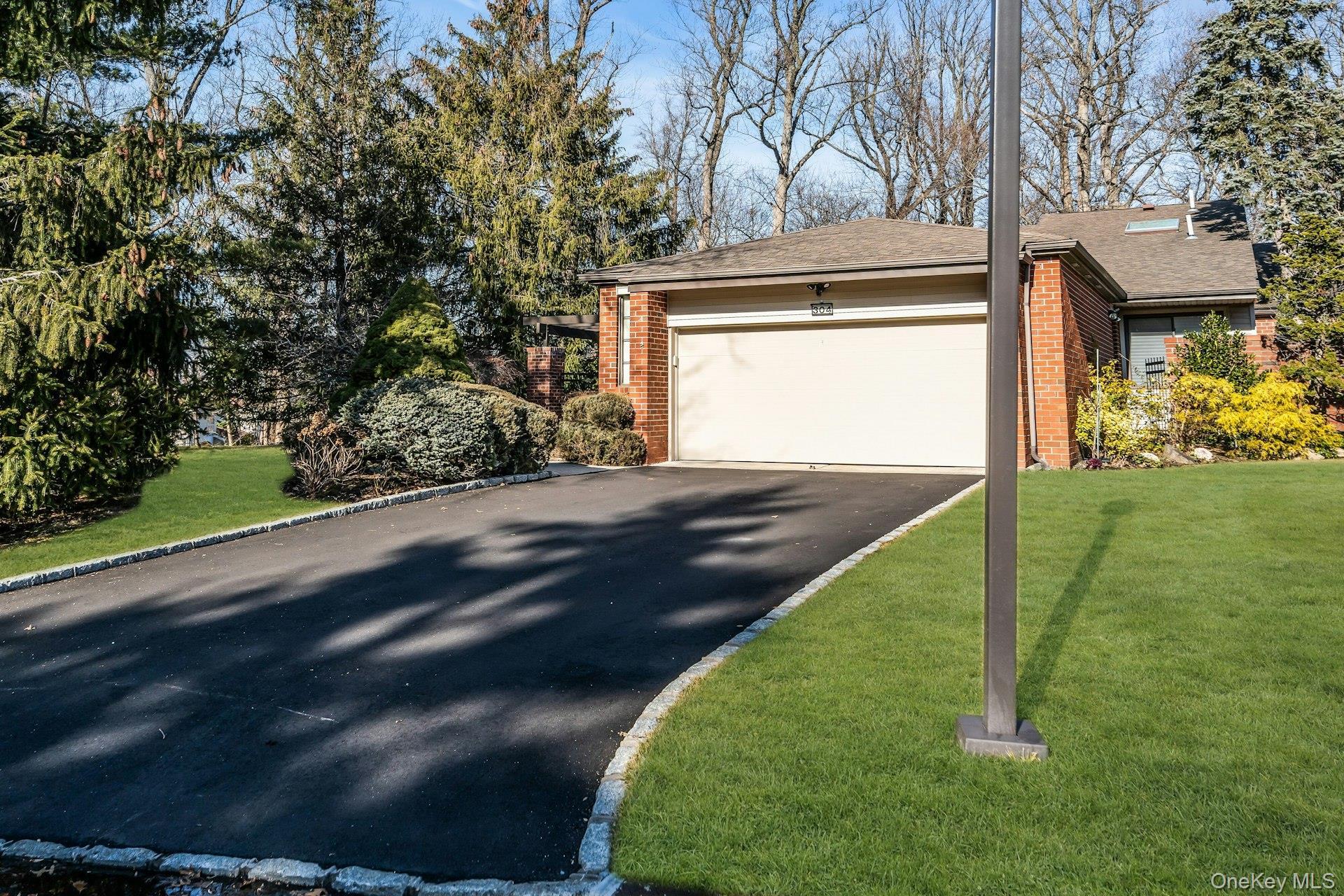 Condo Aerie  Nassau County, NY 11030, MLS-949841-3