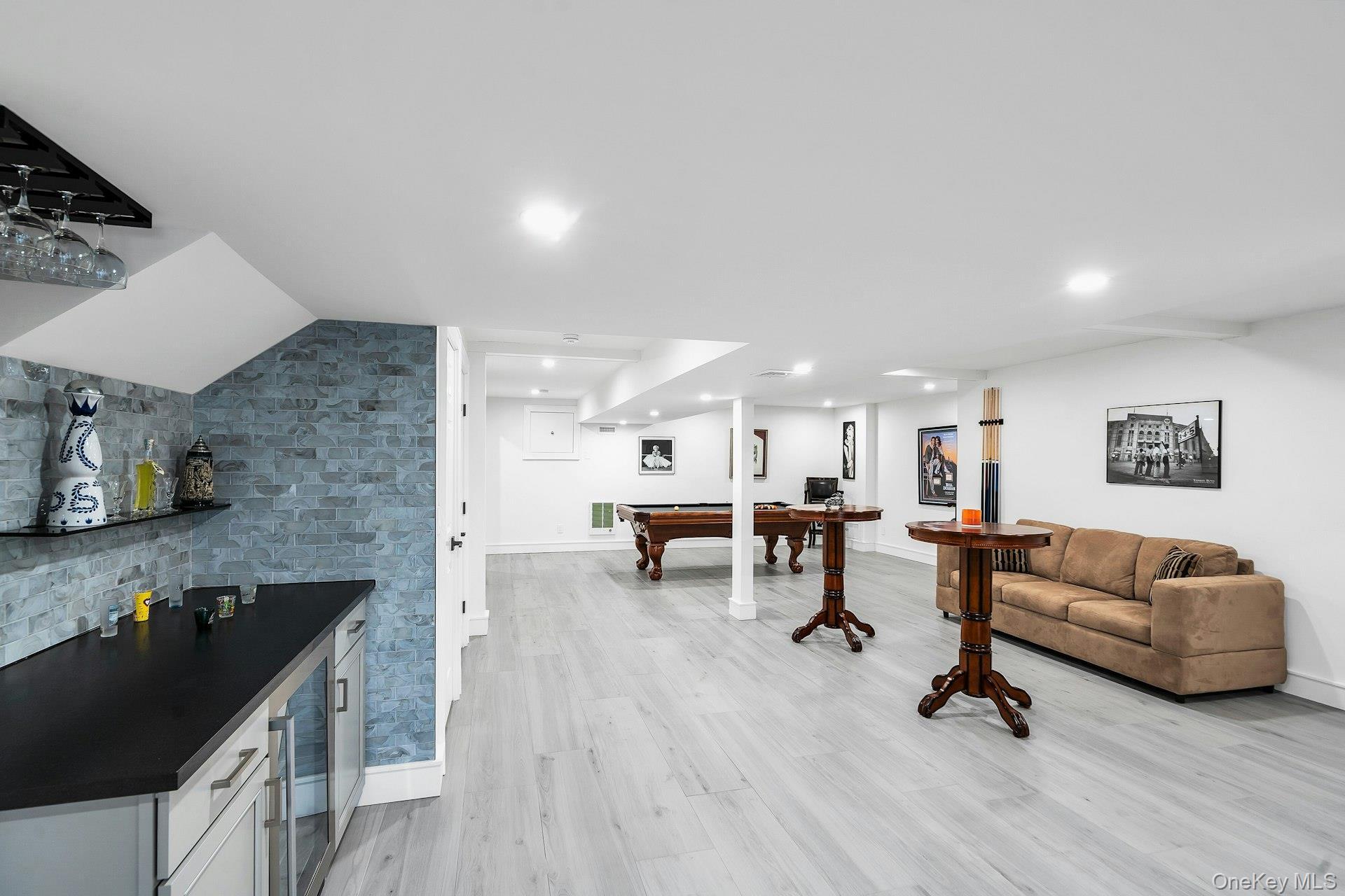 Condo Aerie  Nassau County, NY 11030, MLS-949841-35