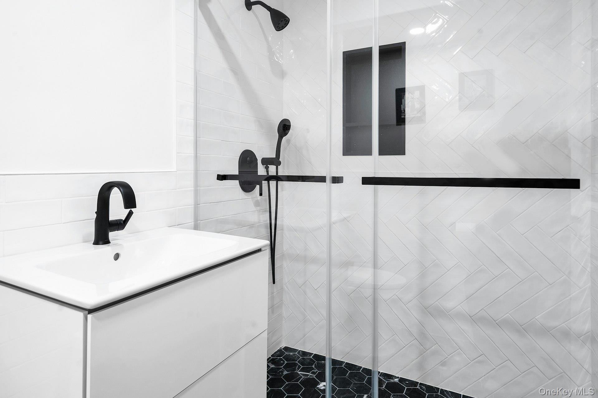 Condo Aerie  Nassau County, NY 11030, MLS-949841-37