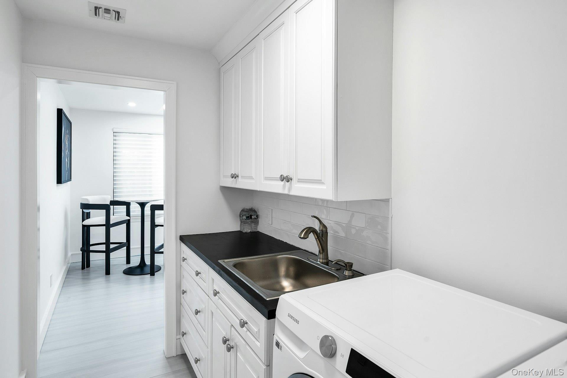 Condo Aerie  Nassau County, NY 11030, MLS-949841-39