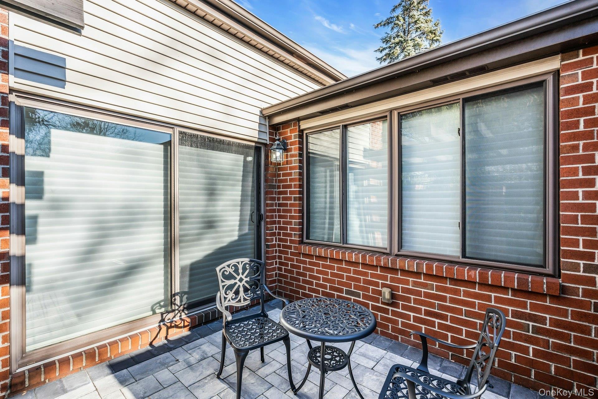 Condo Aerie  Nassau County, NY 11030, MLS-949841-4