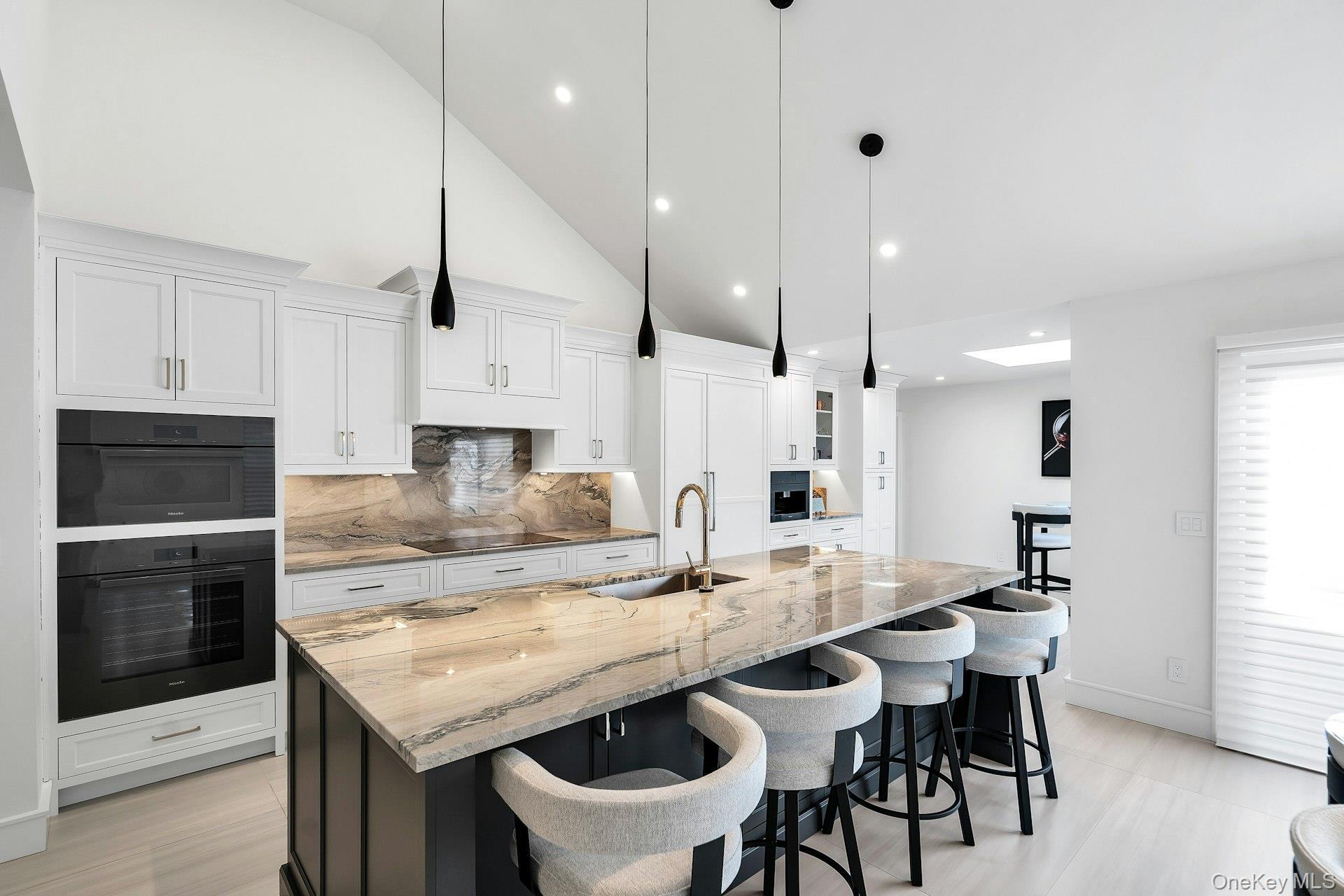 Condo Aerie  Nassau County, NY 11030, MLS-949841-9