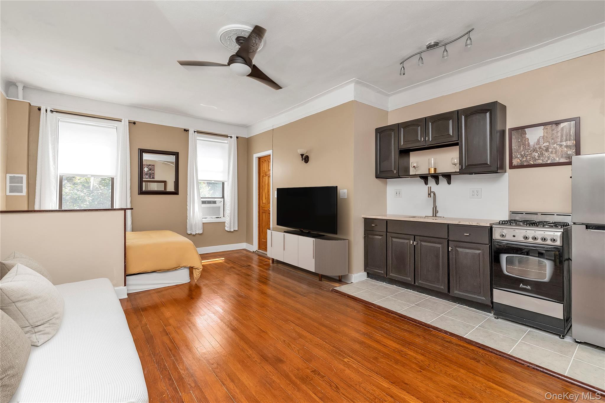 Coop Powells Cove  Queens, NY 11357, MLS-949853-4