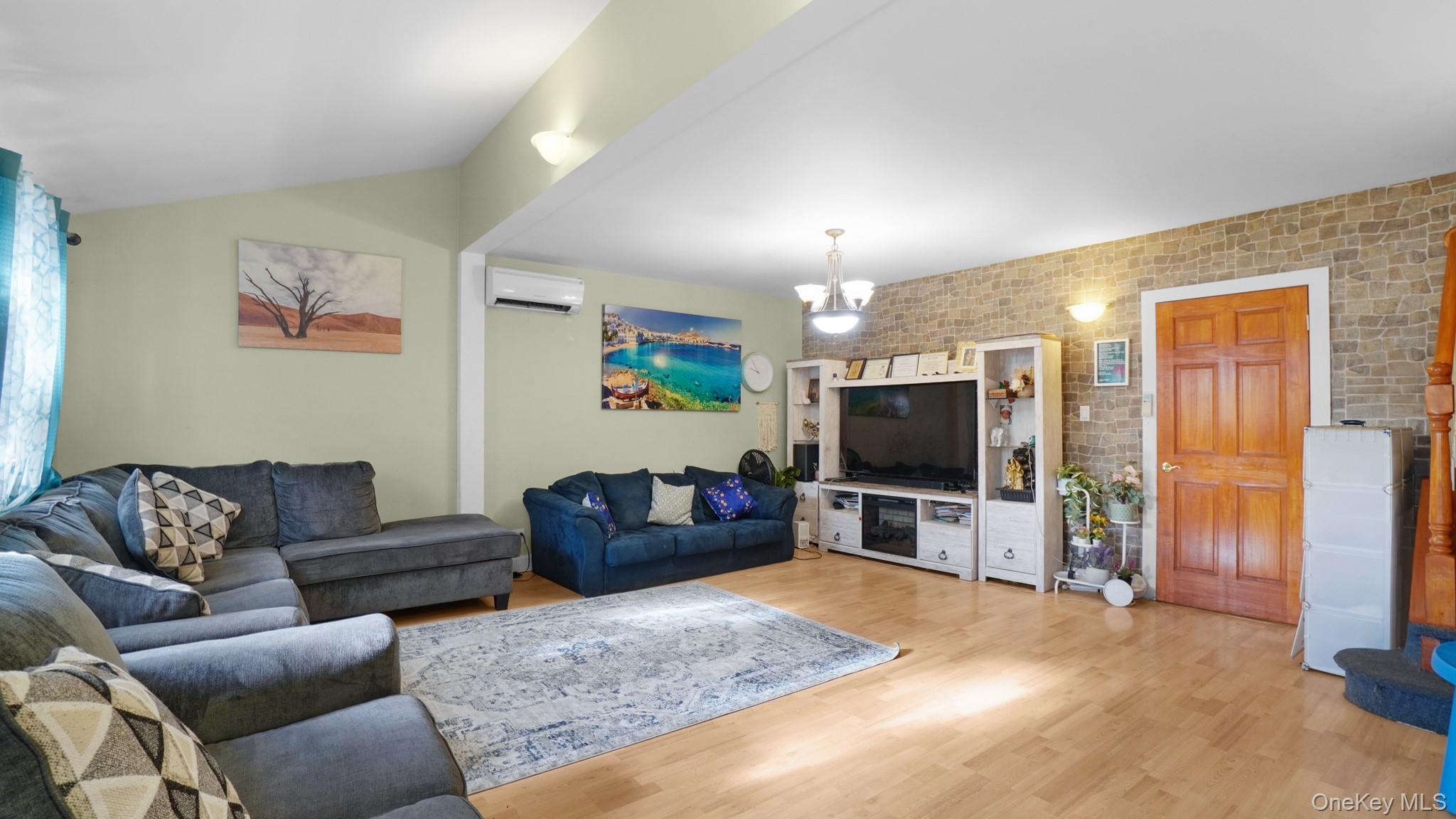 Single Family 88th  Queens, NY 11426, MLS-949868-3