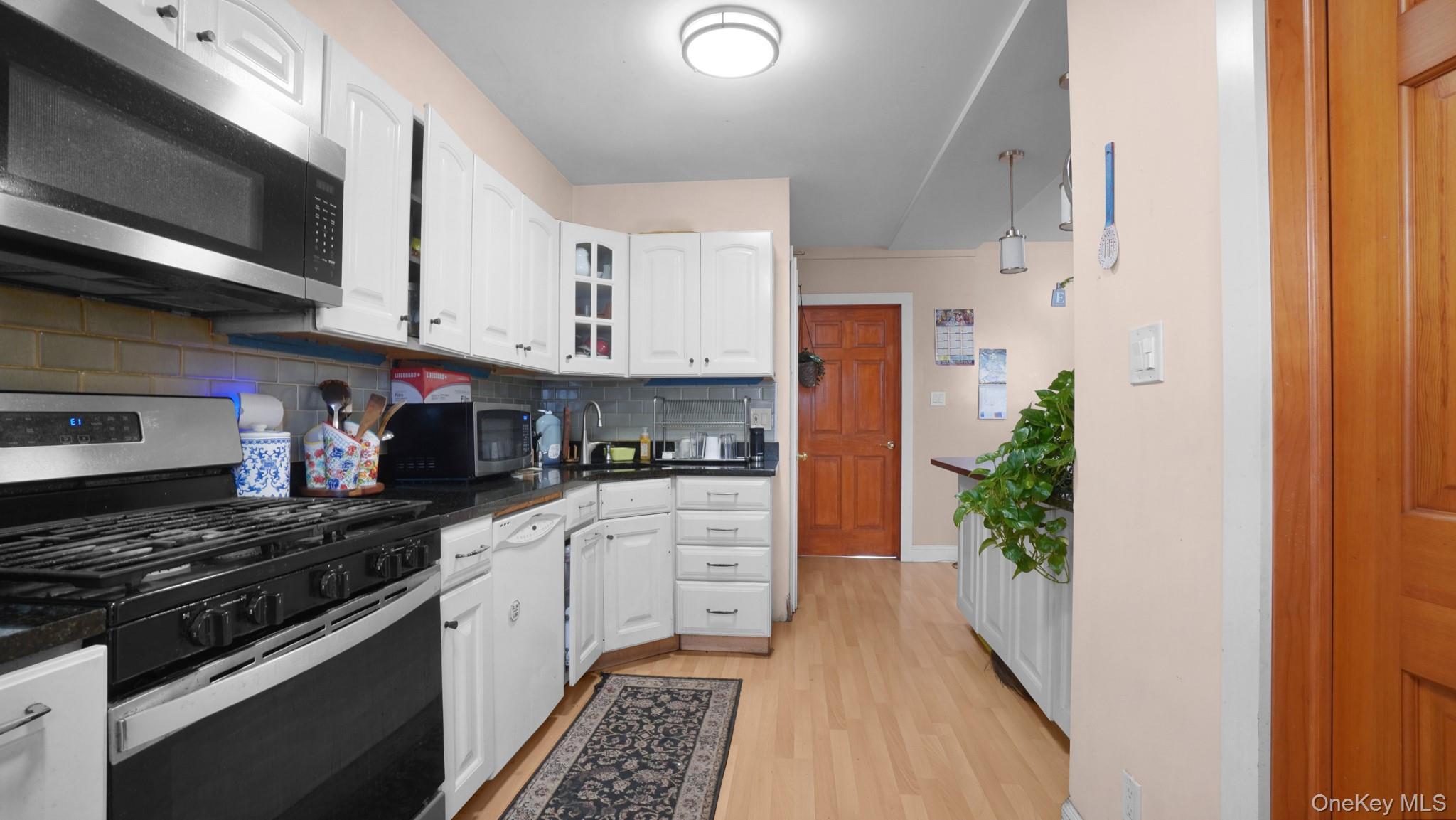 Single Family 88th  Queens, NY 11426, MLS-949868-7