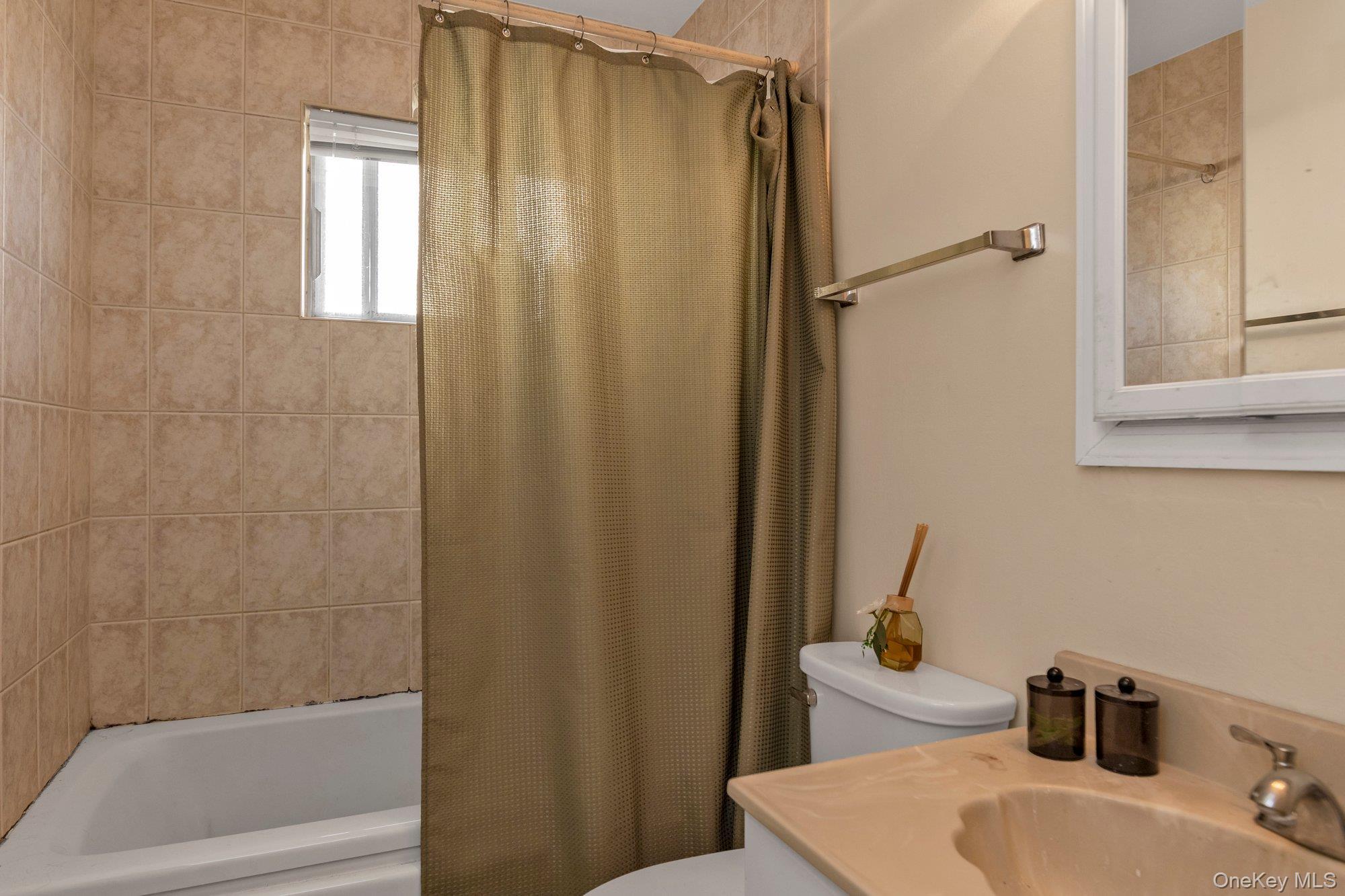 Single Family Vilno  Suffolk County, NY 11746, MLS-949873-9