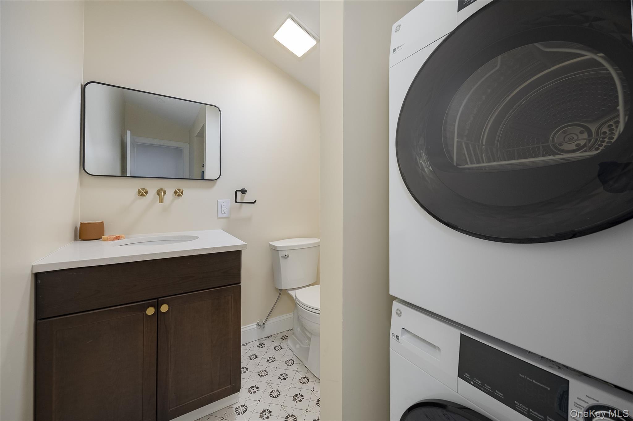 Single Family River  Dutchess County, NY 12572, MLS-949877-17