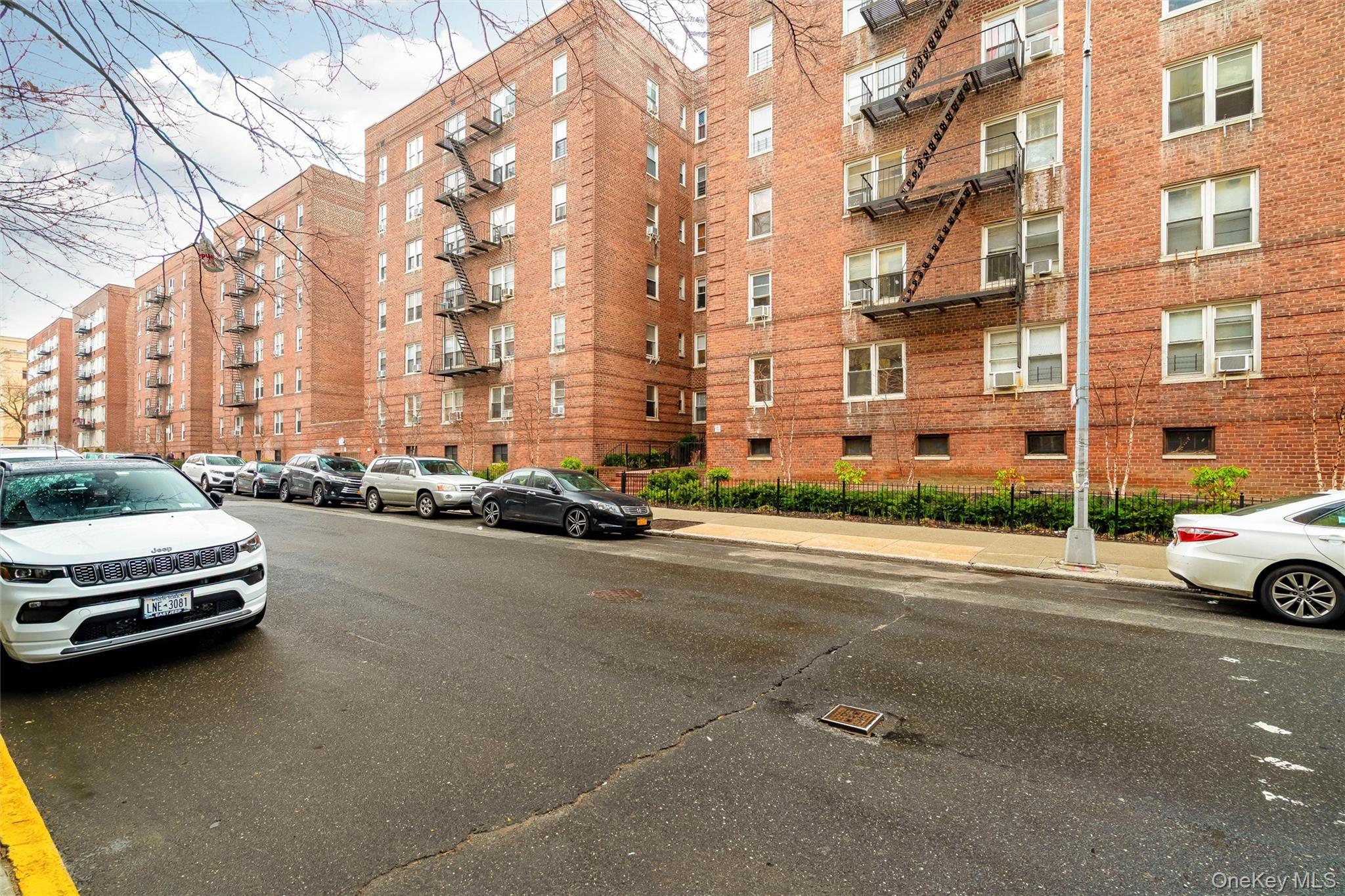Coop Barnes  Bronx, NY 10462, MLS-949936-31