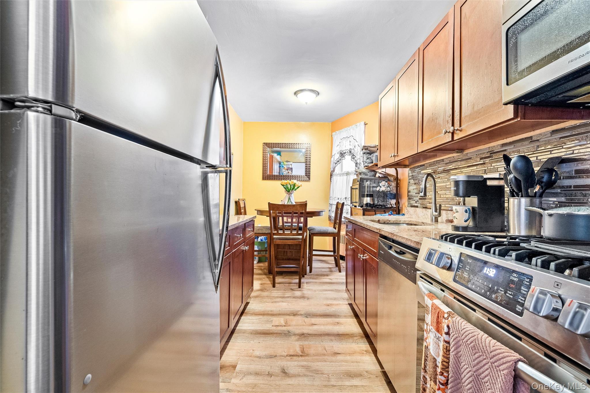 Coop Barnes  Bronx, NY 10462, MLS-949936-8