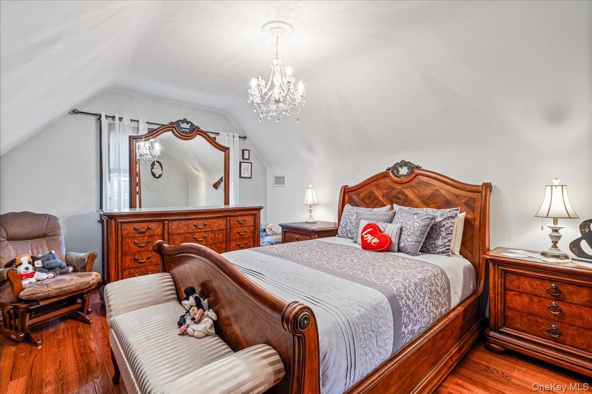 Single Family 9th  Queens, NY 11357, MLS-949974-11