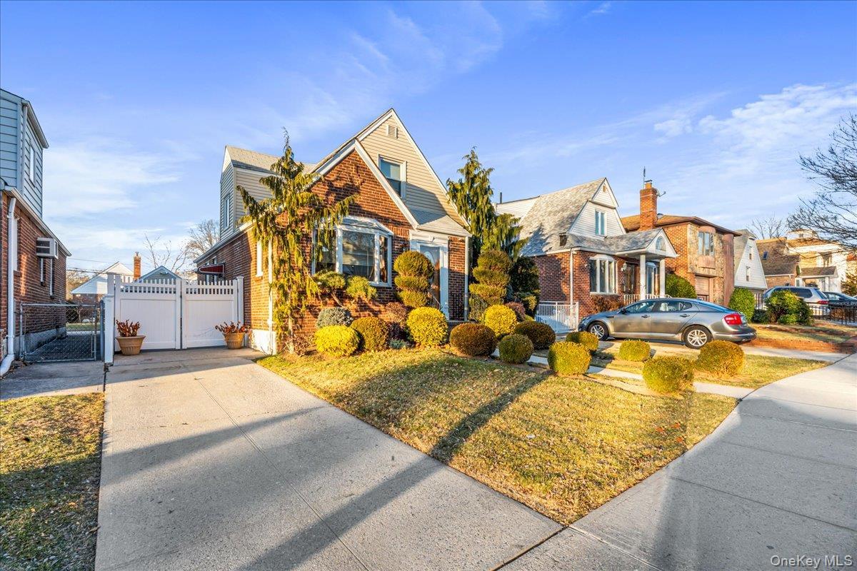 Single Family 9th  Queens, NY 11357, MLS-949974-20