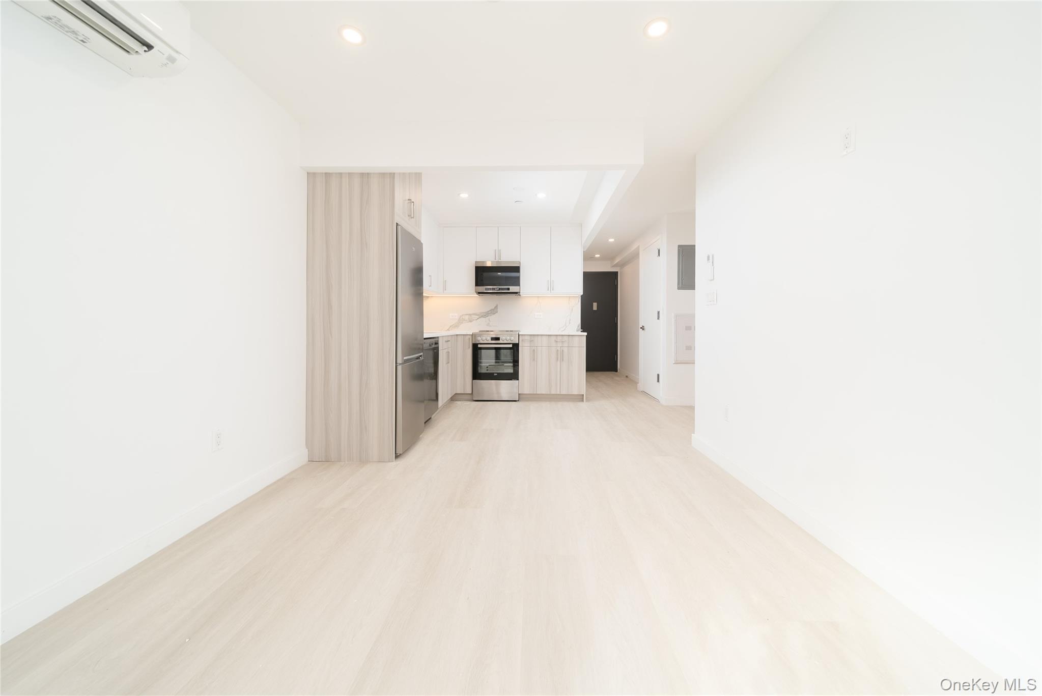Apartment 41  Queens, NY 11355, MLS-949990-3