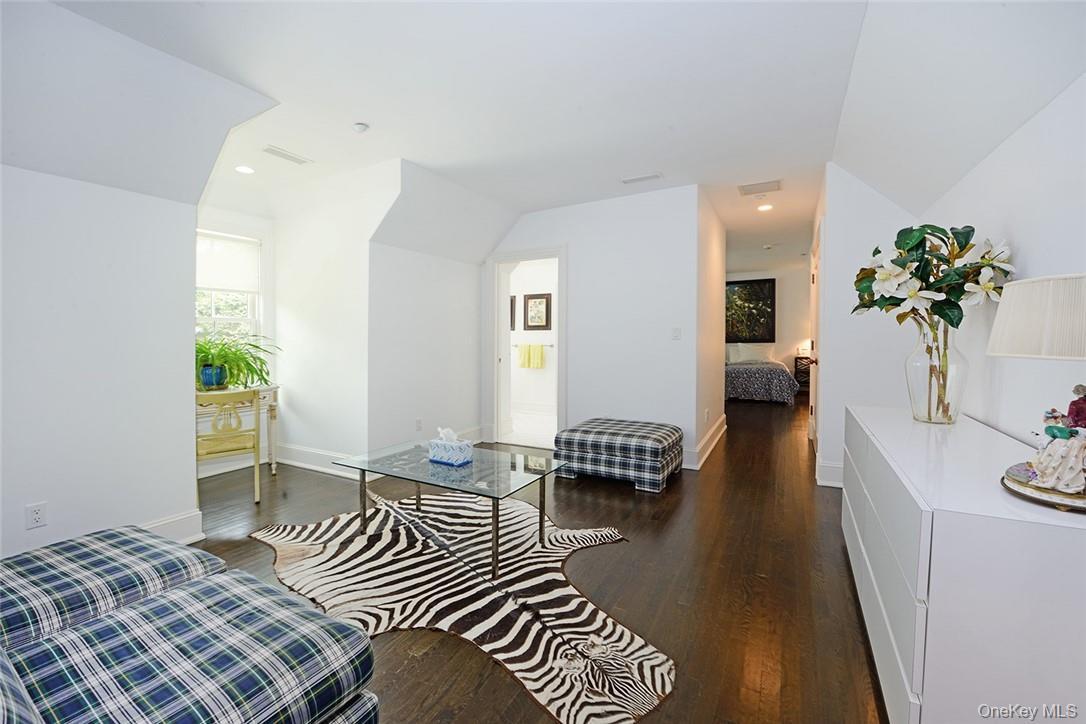 Single Family Lincoln Lane  Westchester County, NY 10577, MLS-950000-21
