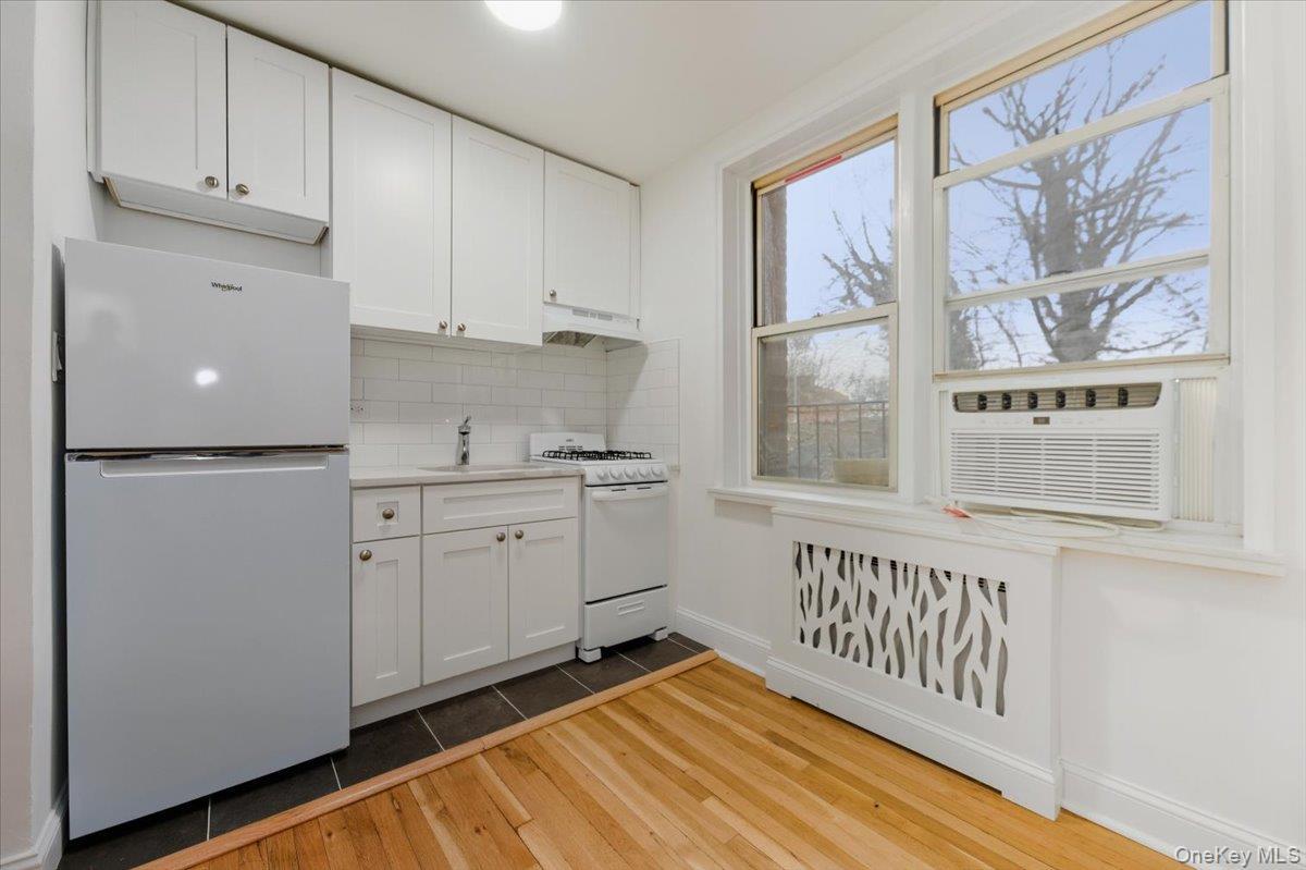 Coop Netherland  Bronx, NY 10471, MLS-950003-6