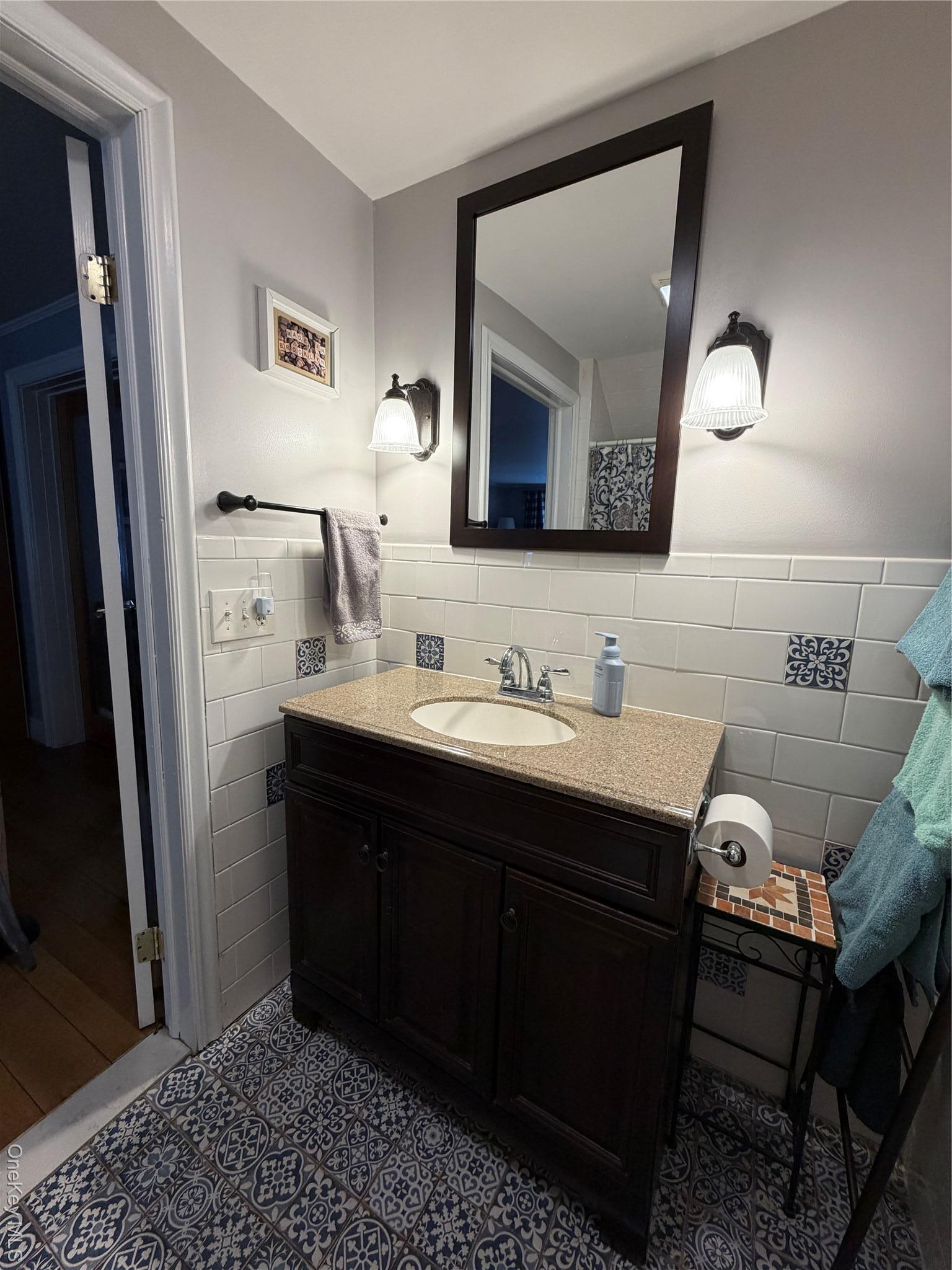 Single Family Dutchess  Dutchess County, NY 12546, MLS-950061-12