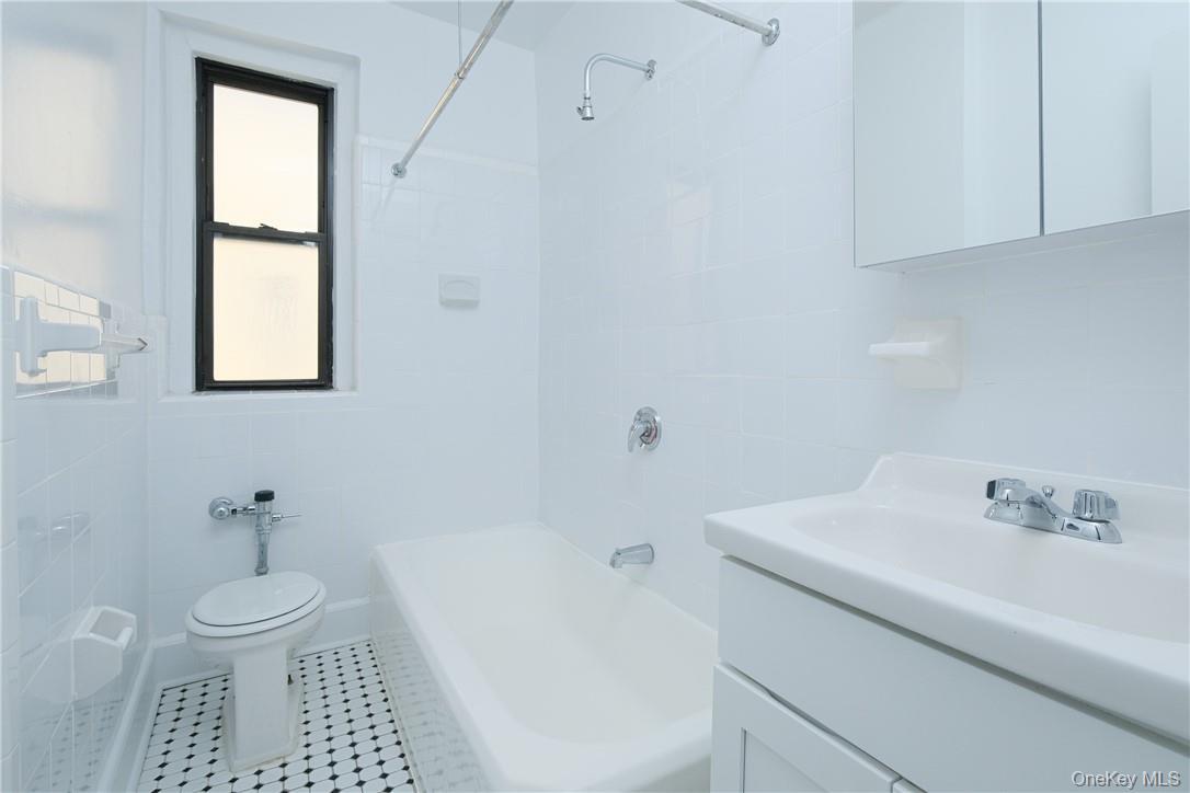 Coop Creston  Bronx, NY 10468, MLS-950092-7