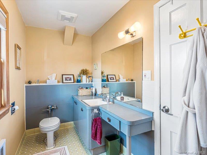 Single Family 213th  Queens, NY 11427, MLS-950095-20