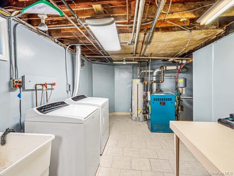 Single Family 213th  Queens, NY 11427, MLS-950095-22