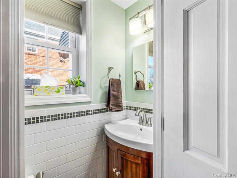 Single Family 213th  Queens, NY 11427, MLS-950095-9