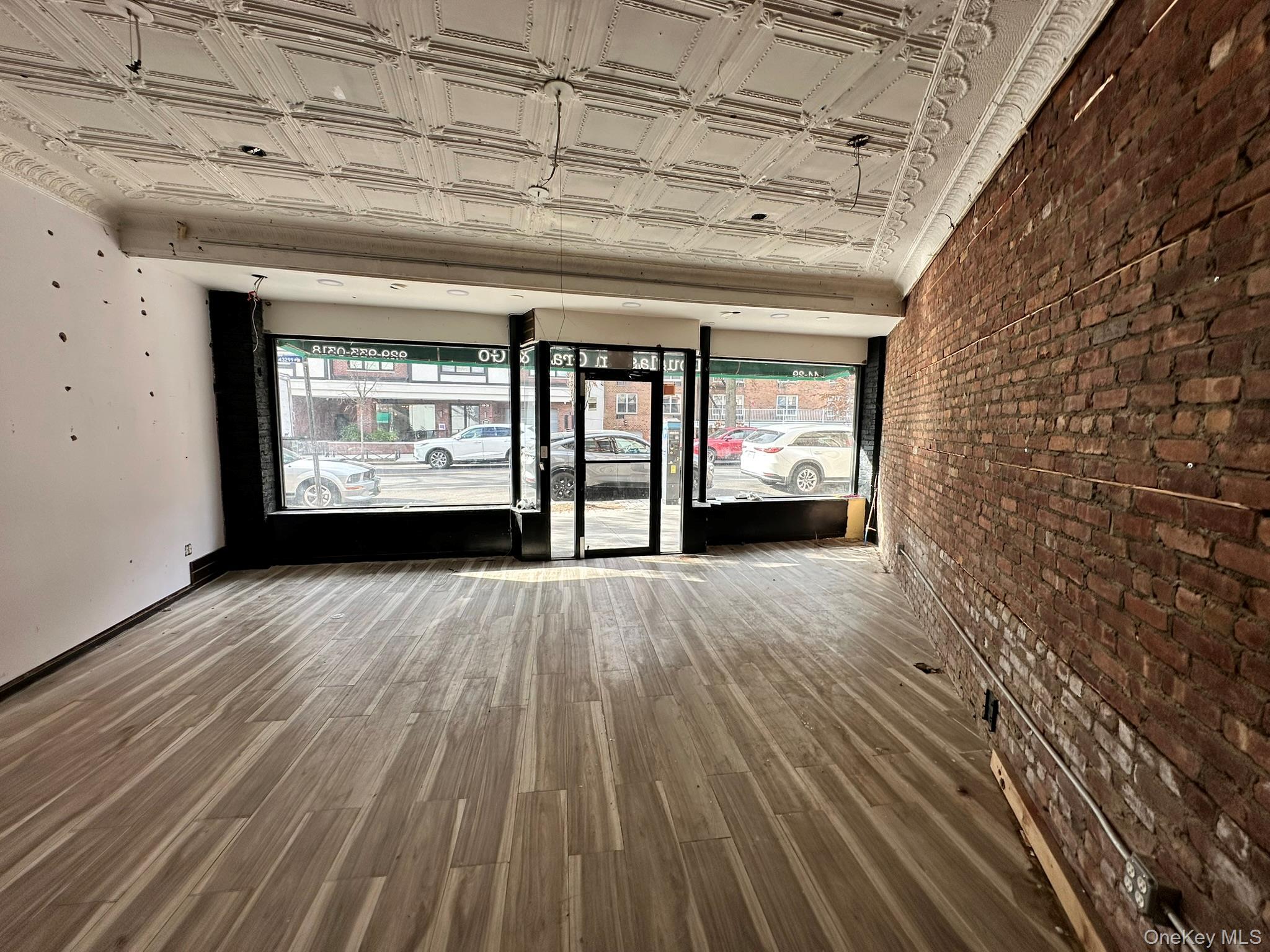 Commercial Lease Douglaston  Queens, NY 11363, MLS-950100-2