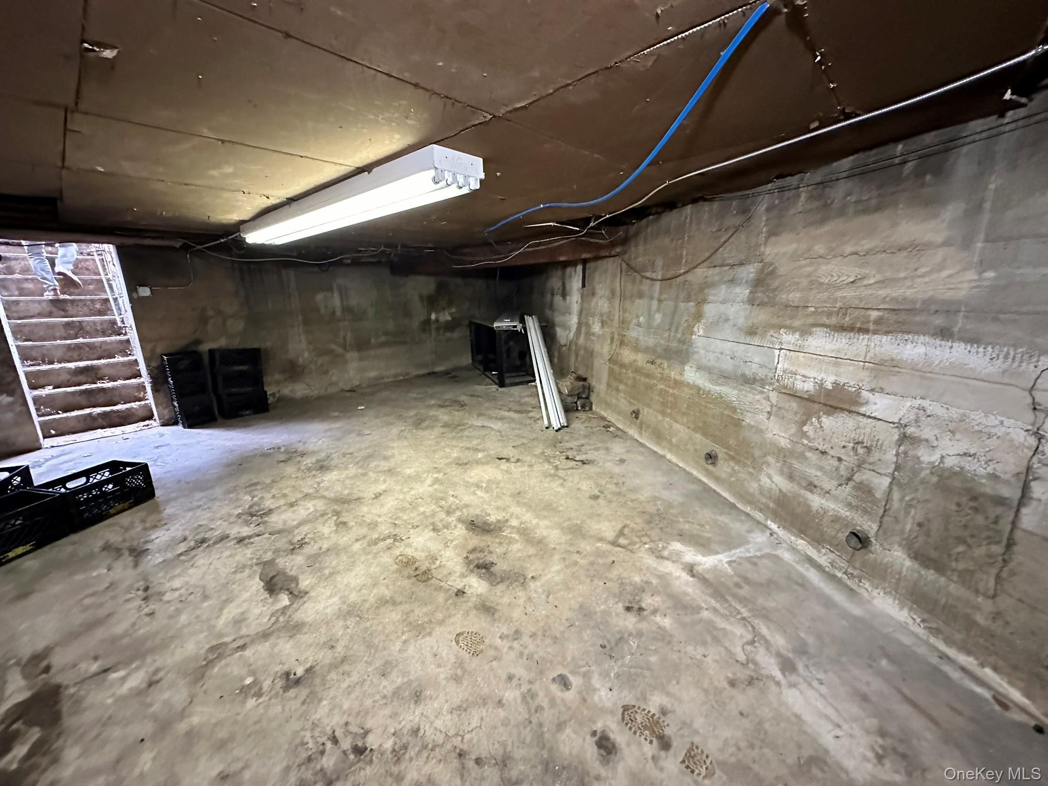 Commercial Lease Douglaston  Queens, NY 11363, MLS-950100-6
