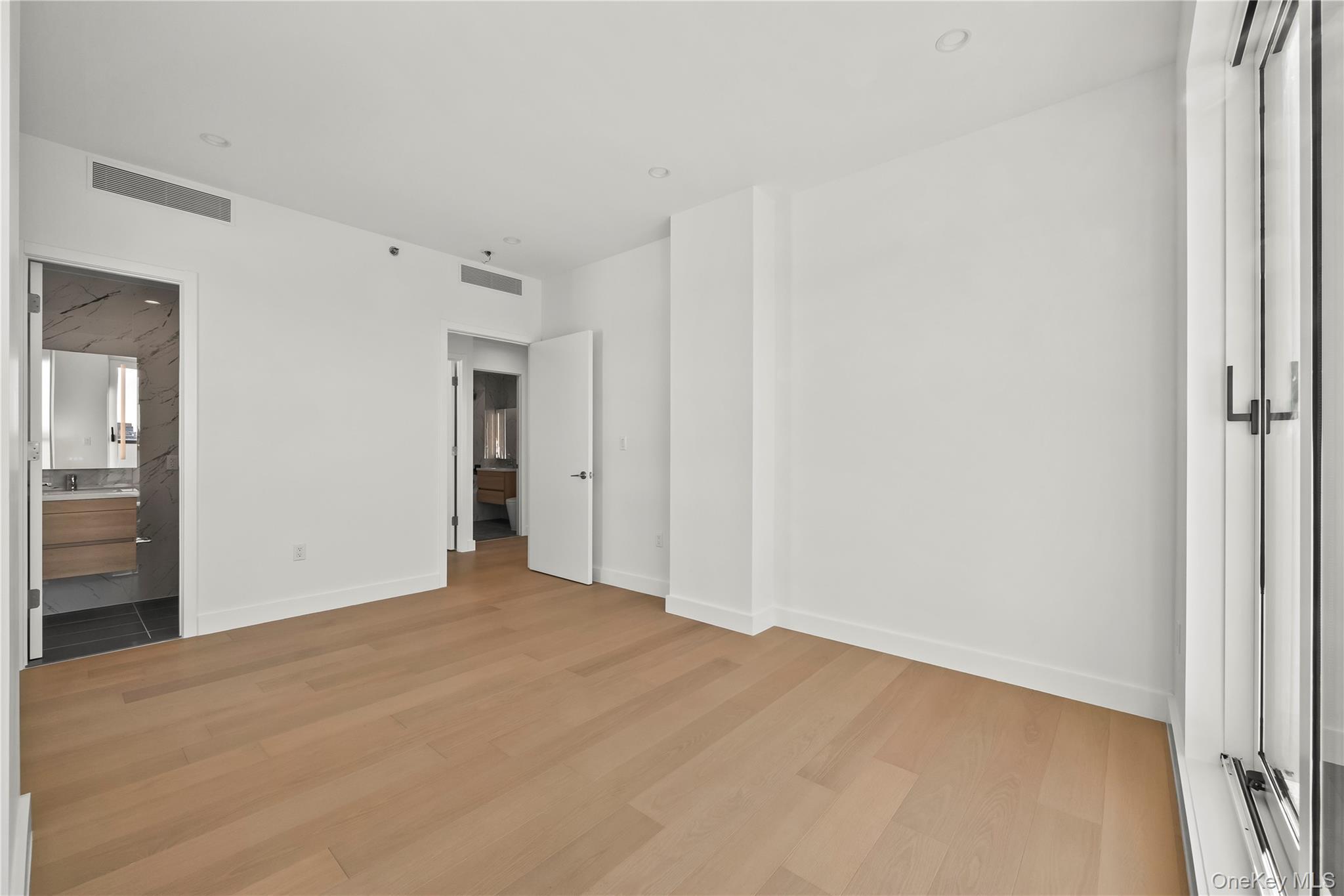 Condo Northern  Queens, NY 11354, MLS-950102-12