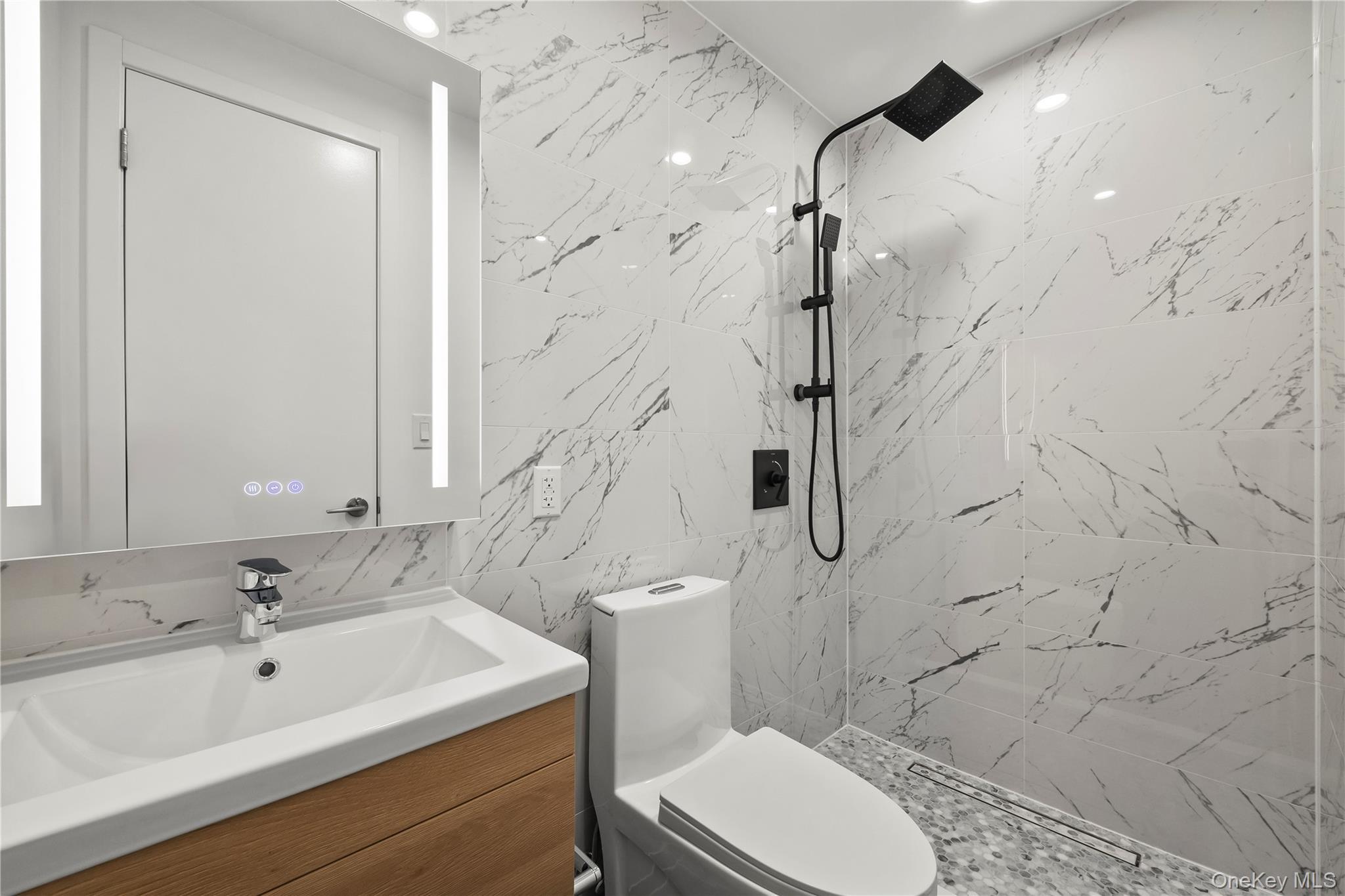 Condo Northern  Queens, NY 11354, MLS-950102-16