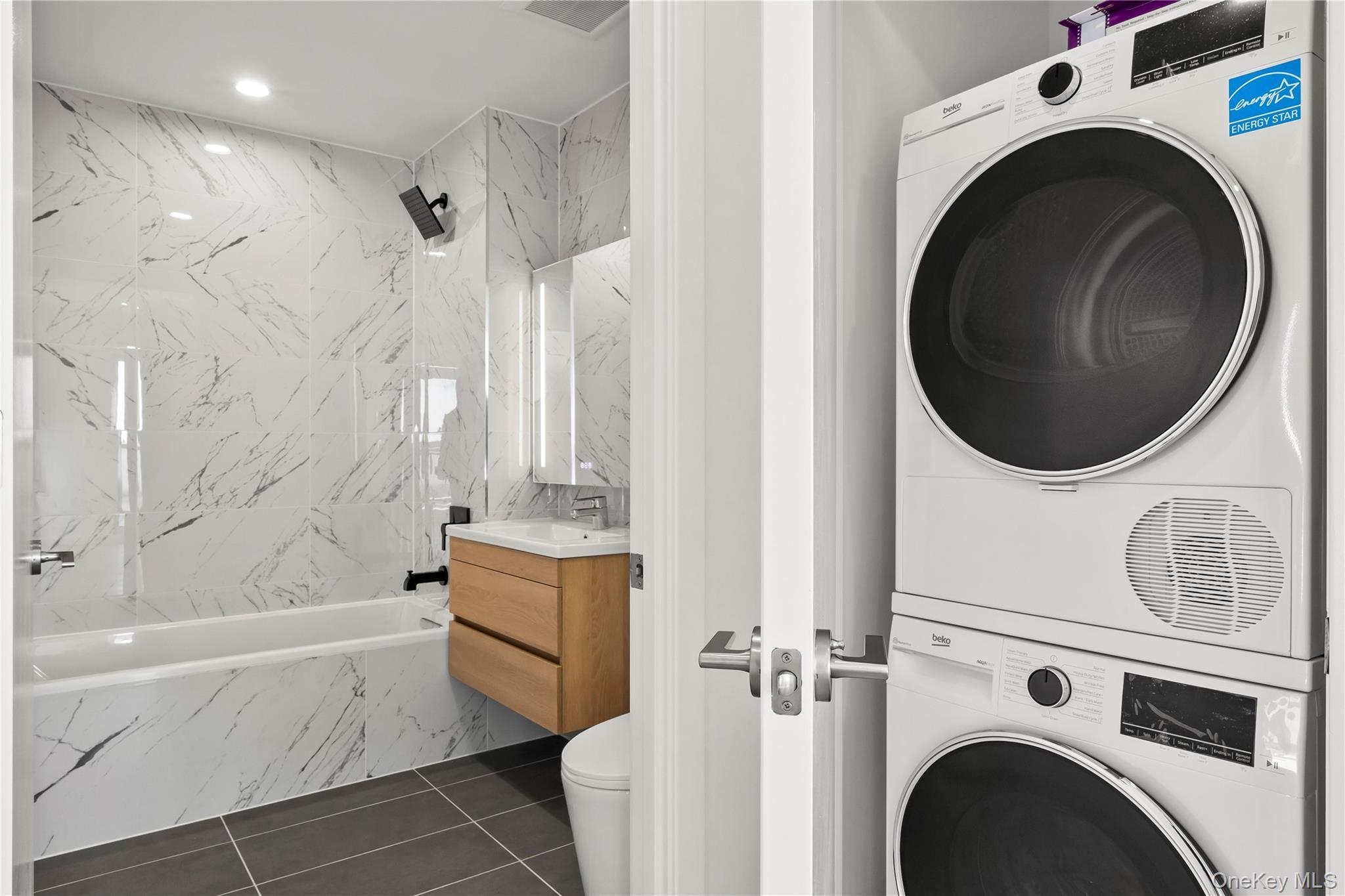 Condo Northern  Queens, NY 11354, MLS-950102-17