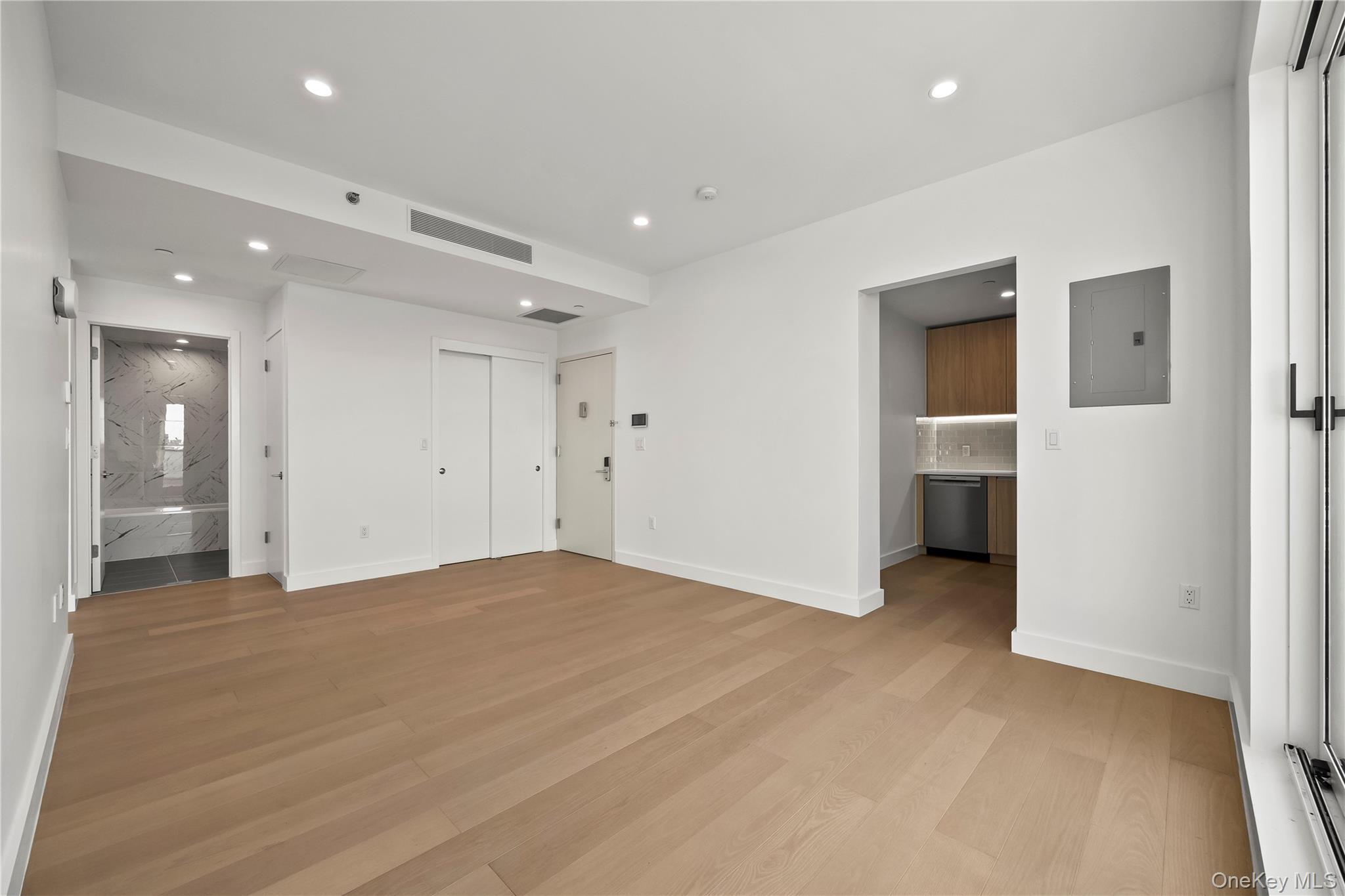 Condo Northern  Queens, NY 11354, MLS-950102-8