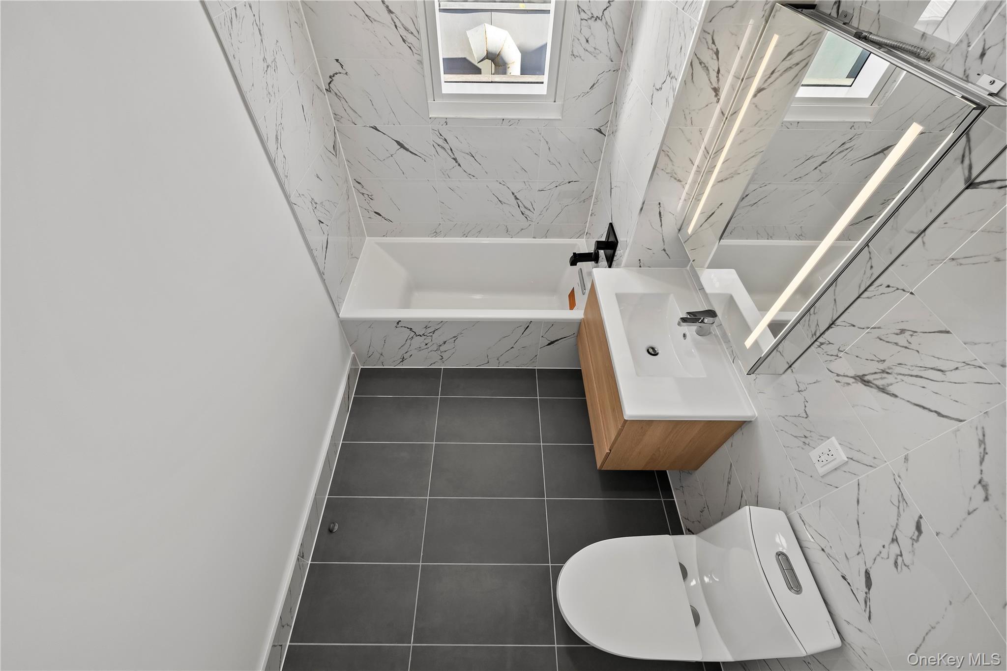 Condo Northern Blvd  Queens, NY 11354, MLS-950115-12