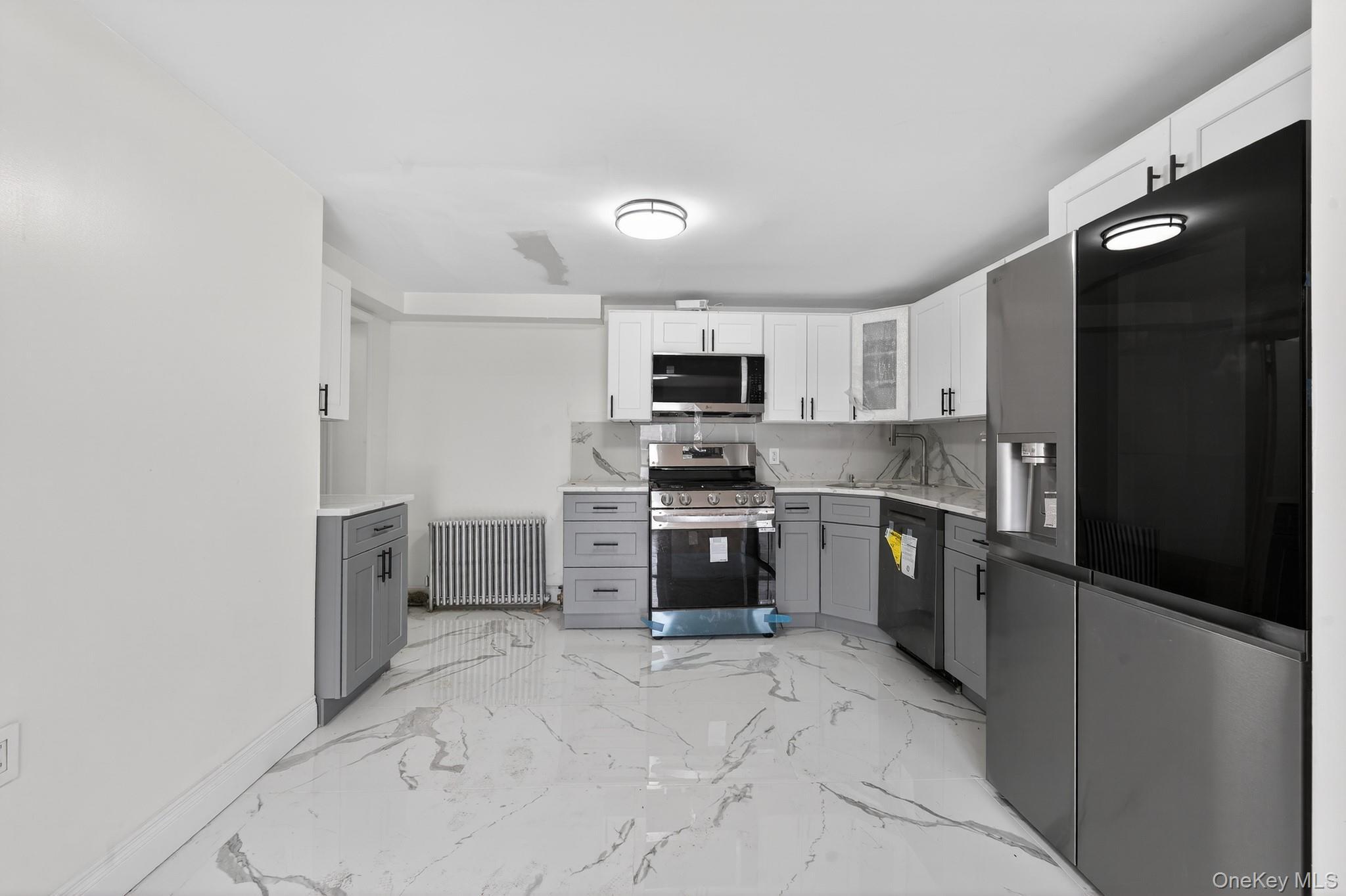 Single Family 220th  Queens, NY 11413, MLS-950117-27