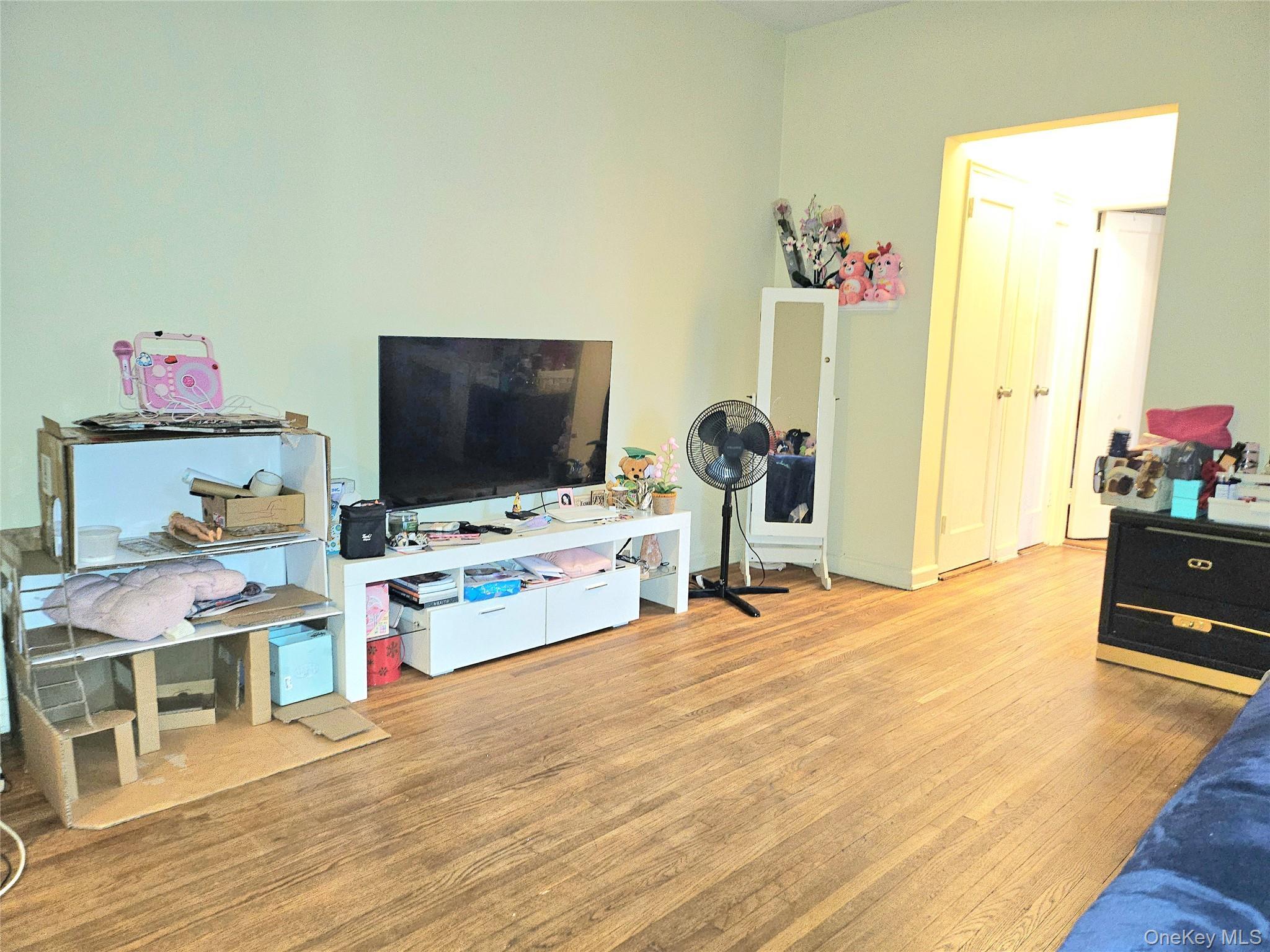 Coop 34  Queens, NY 11368, MLS-950118-15