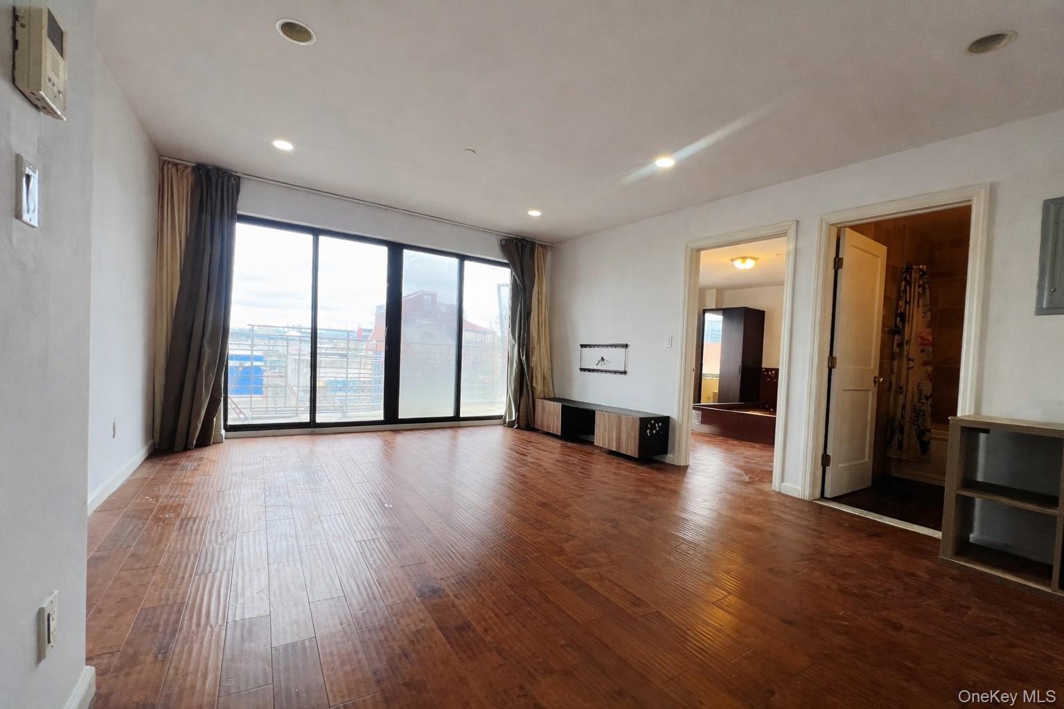 Condo 137th  Queens, NY 11354, MLS-950150-3